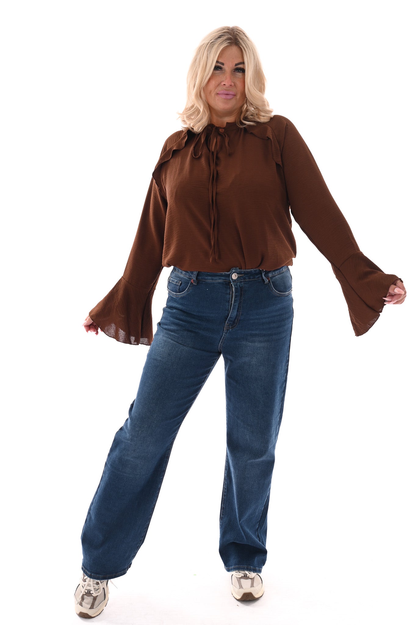 Blouse met roezels en trompetmouwen bruin