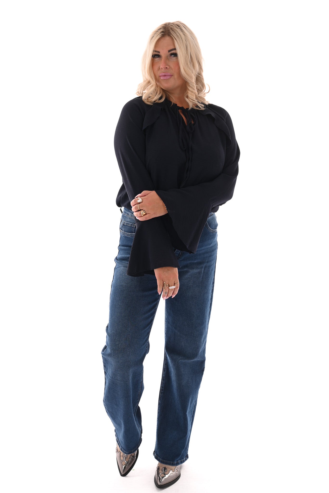 Blouse met roezels en trompetmouwen marineblauw