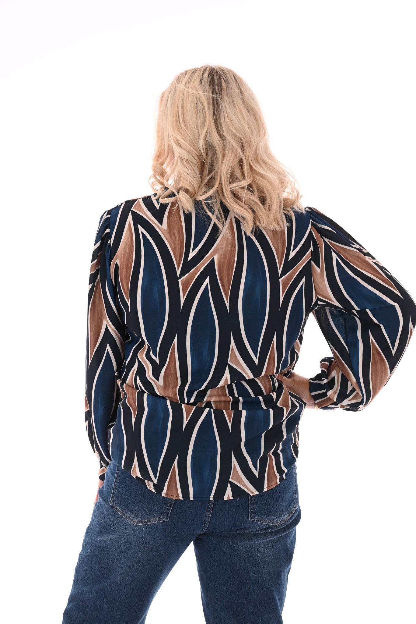 Top v-hals met print blad marineblauw