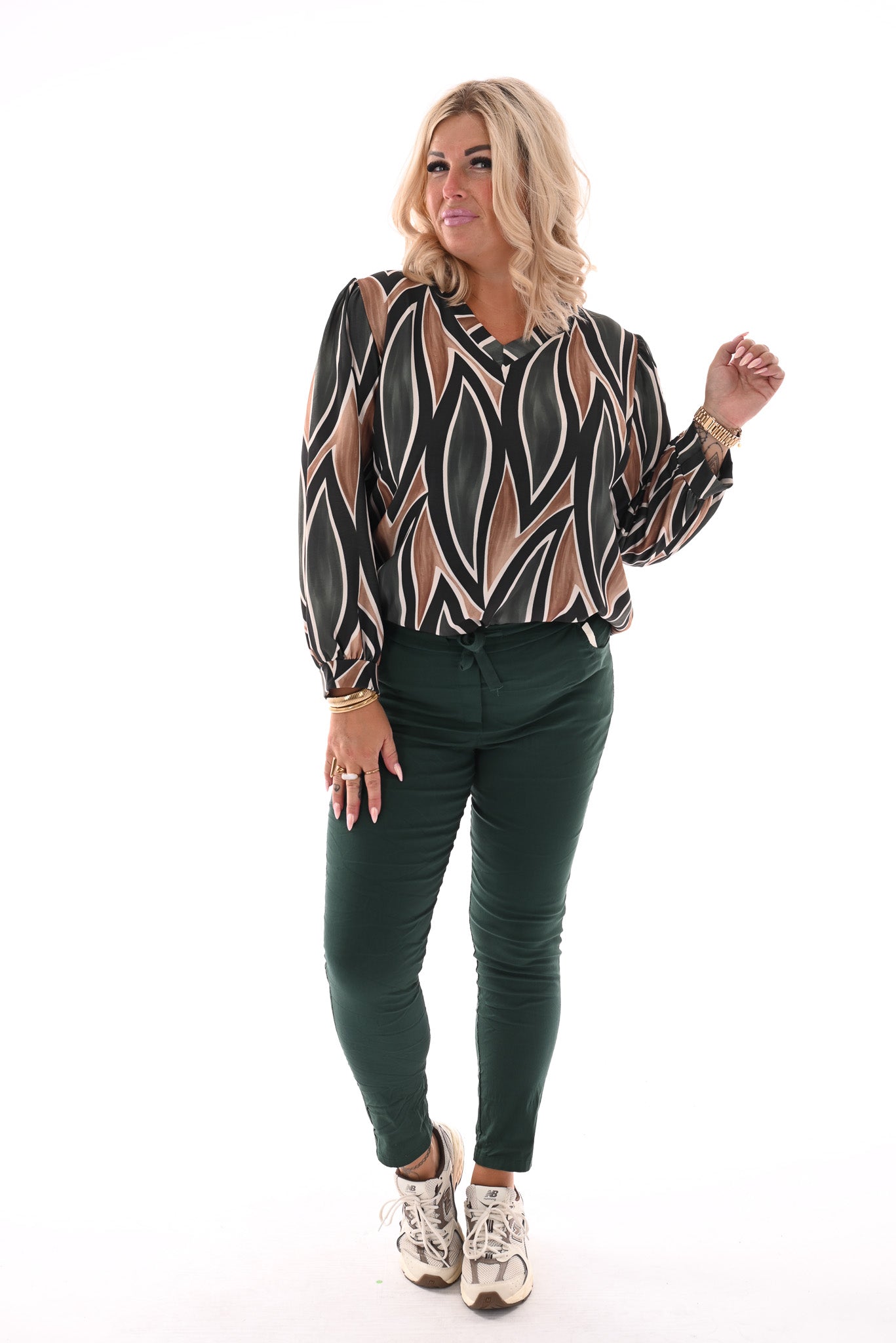 Top v-hals met print blad legergroen