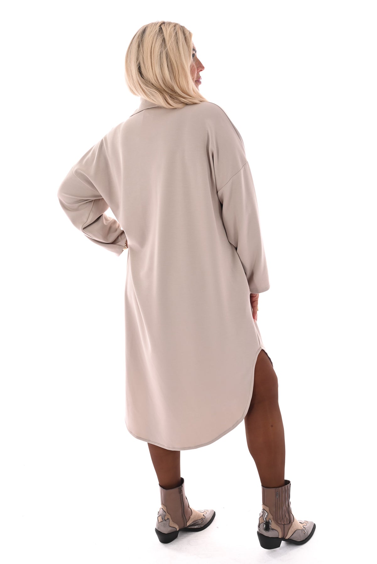 Half lange jurk v-hals en zakken beige