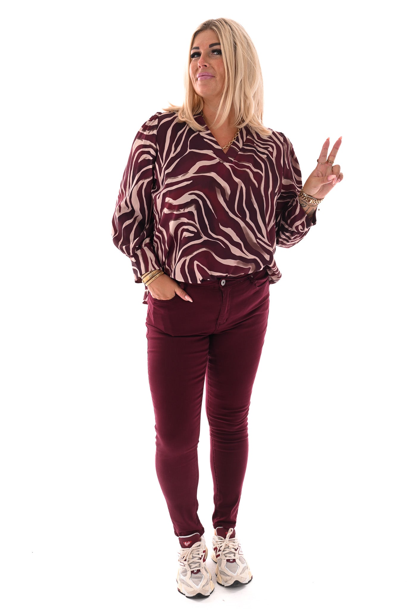 Top v-hals met print strepen bordeaux