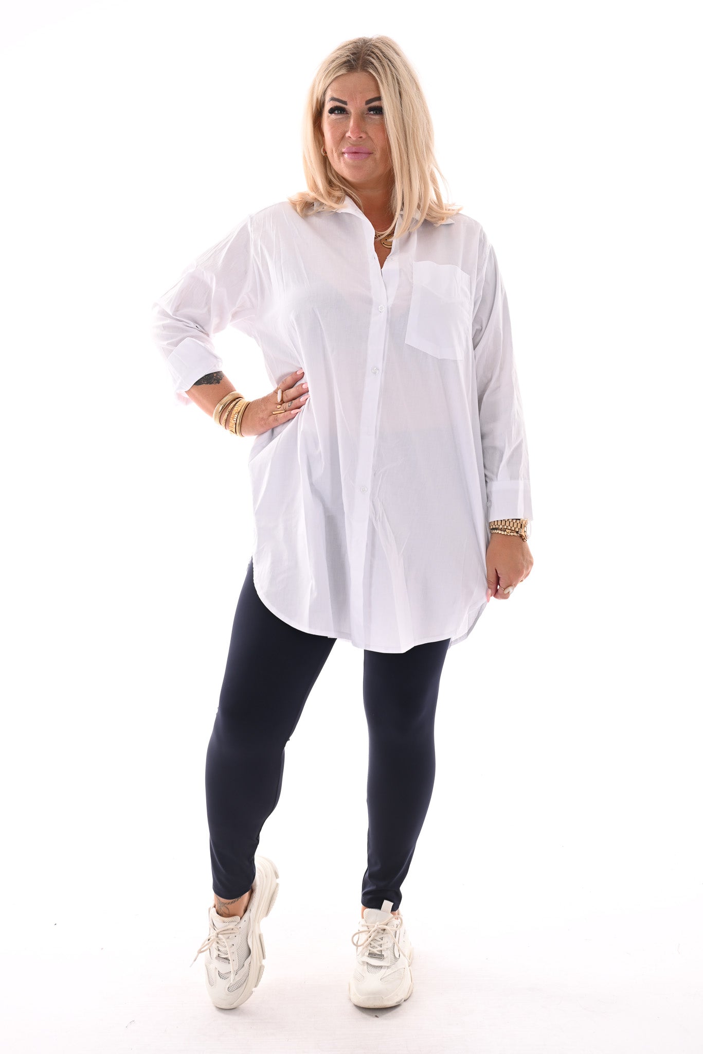 Lange doorknoop blouse uni wit