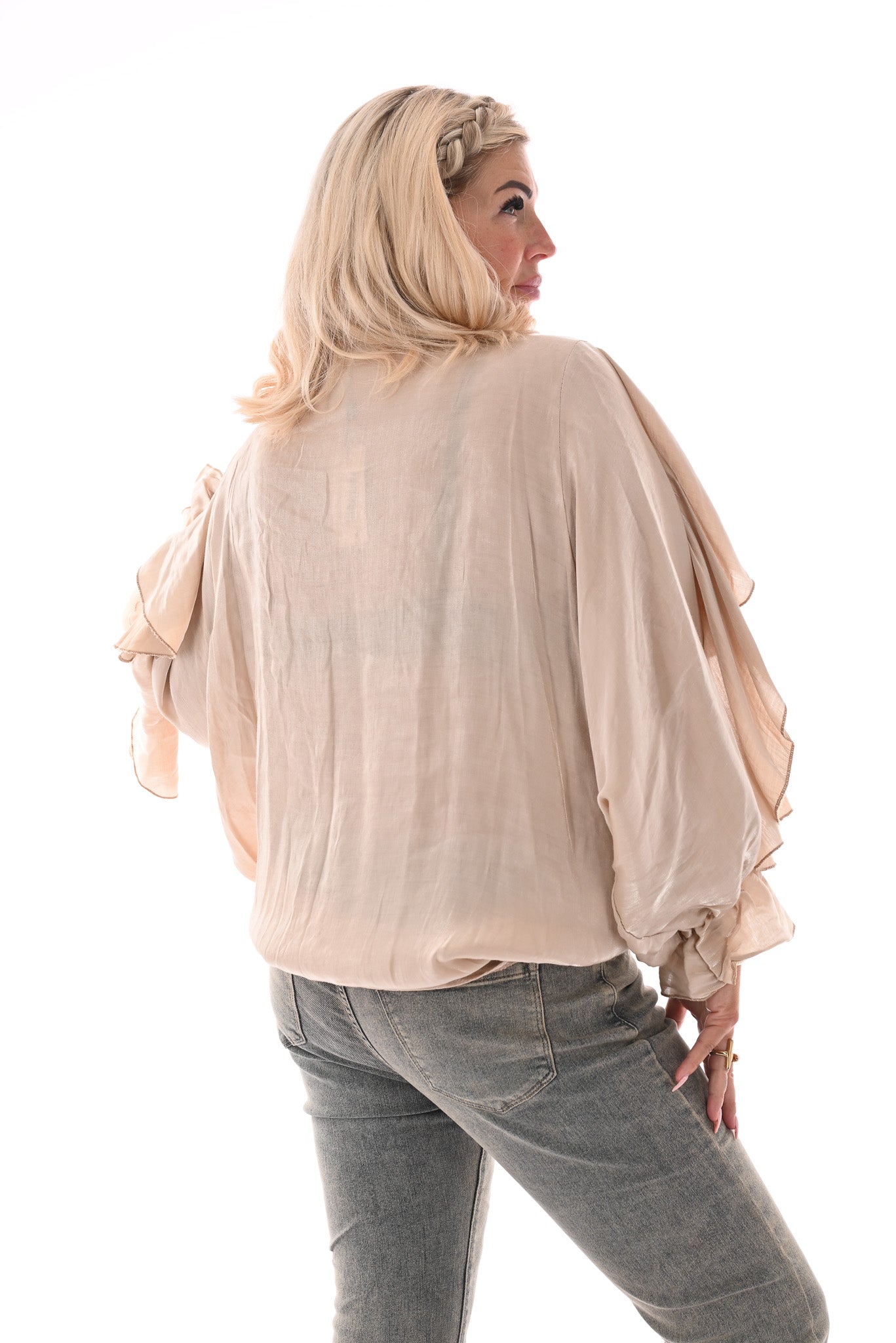 Blouse shine met roezels beige