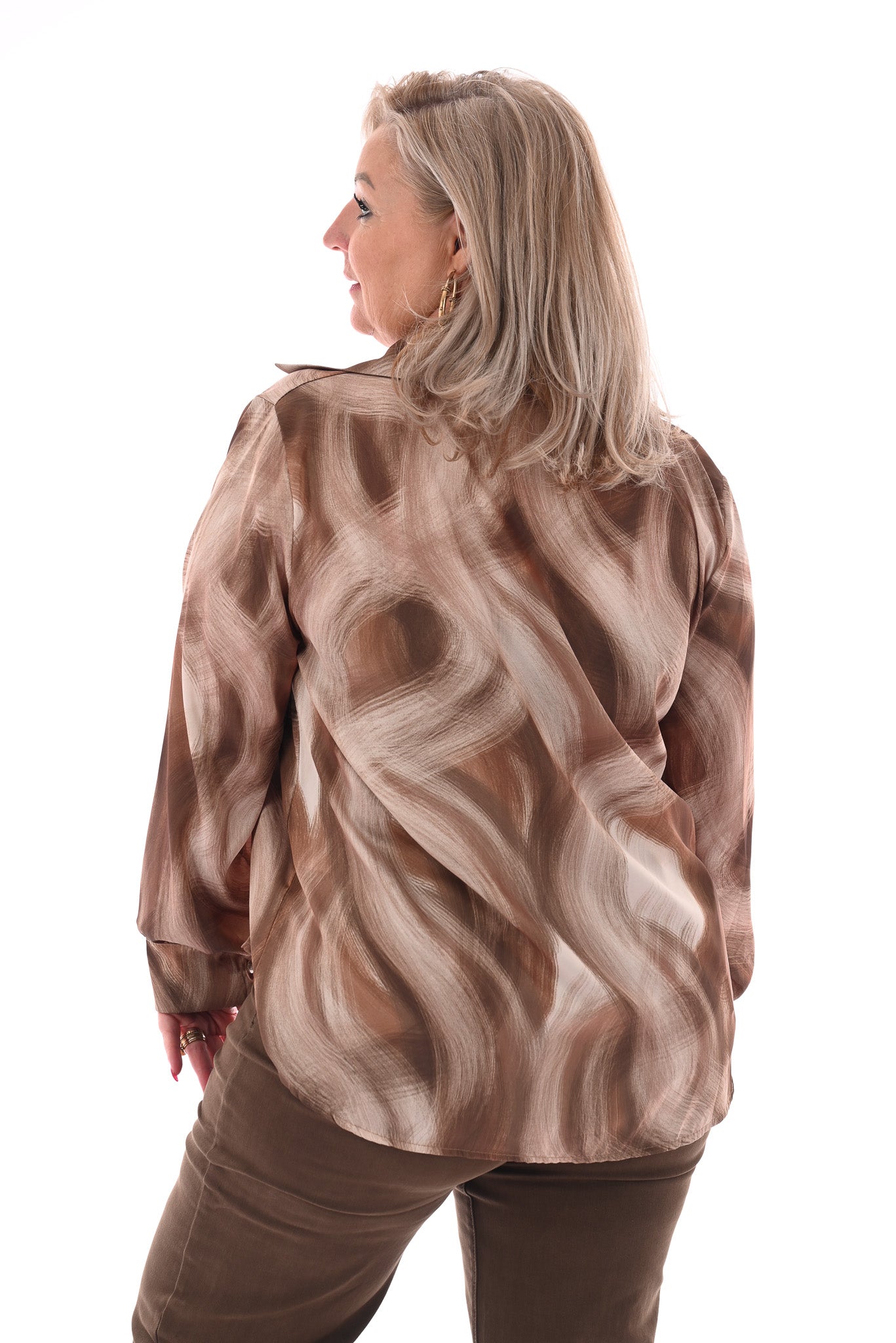 Blouse v-hals met kraag vegen roomwit/bruin