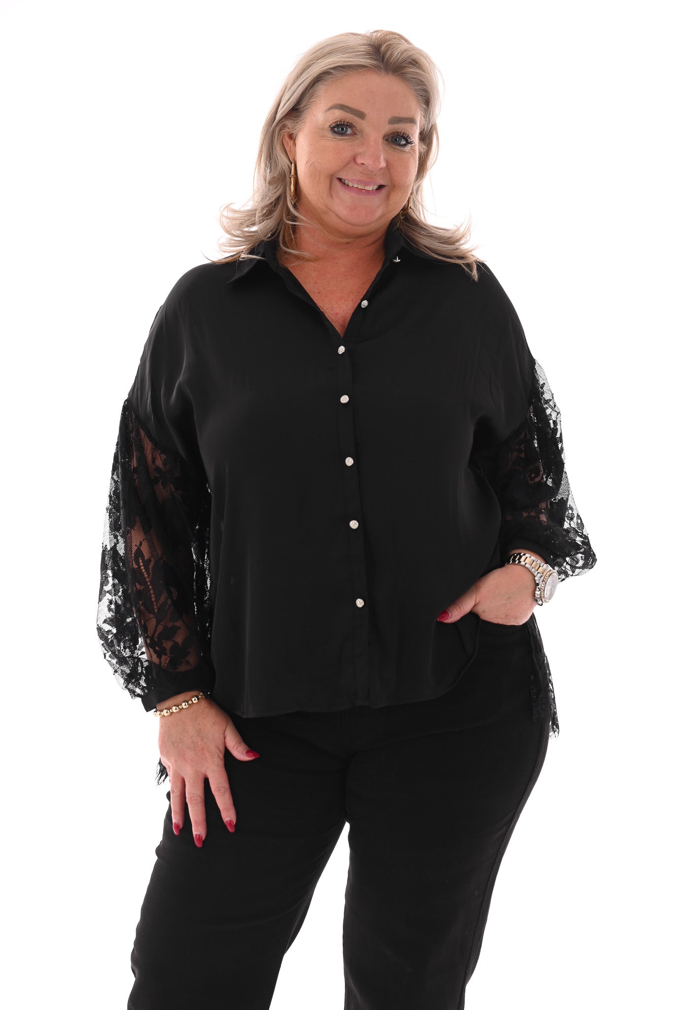 Doorknoop blouse kant zwart
