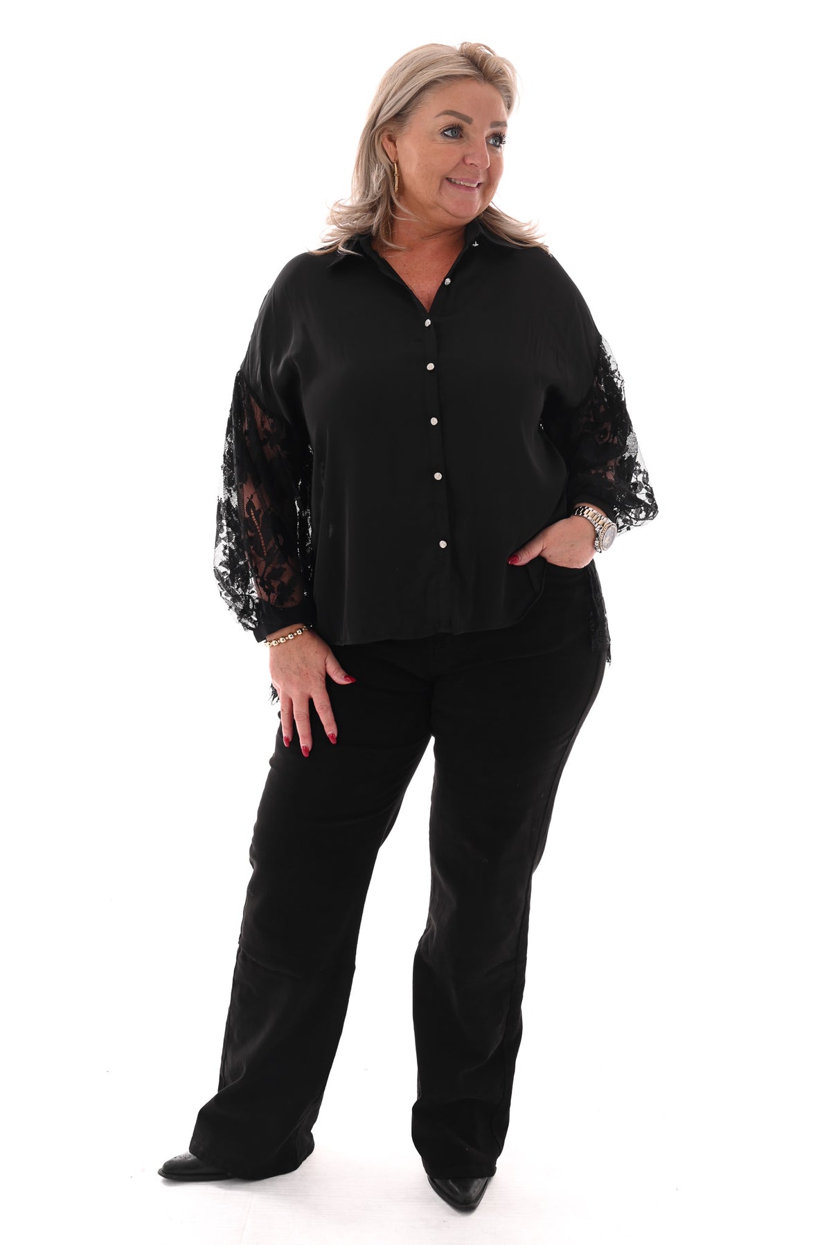 Doorknoop blouse kant zwart
