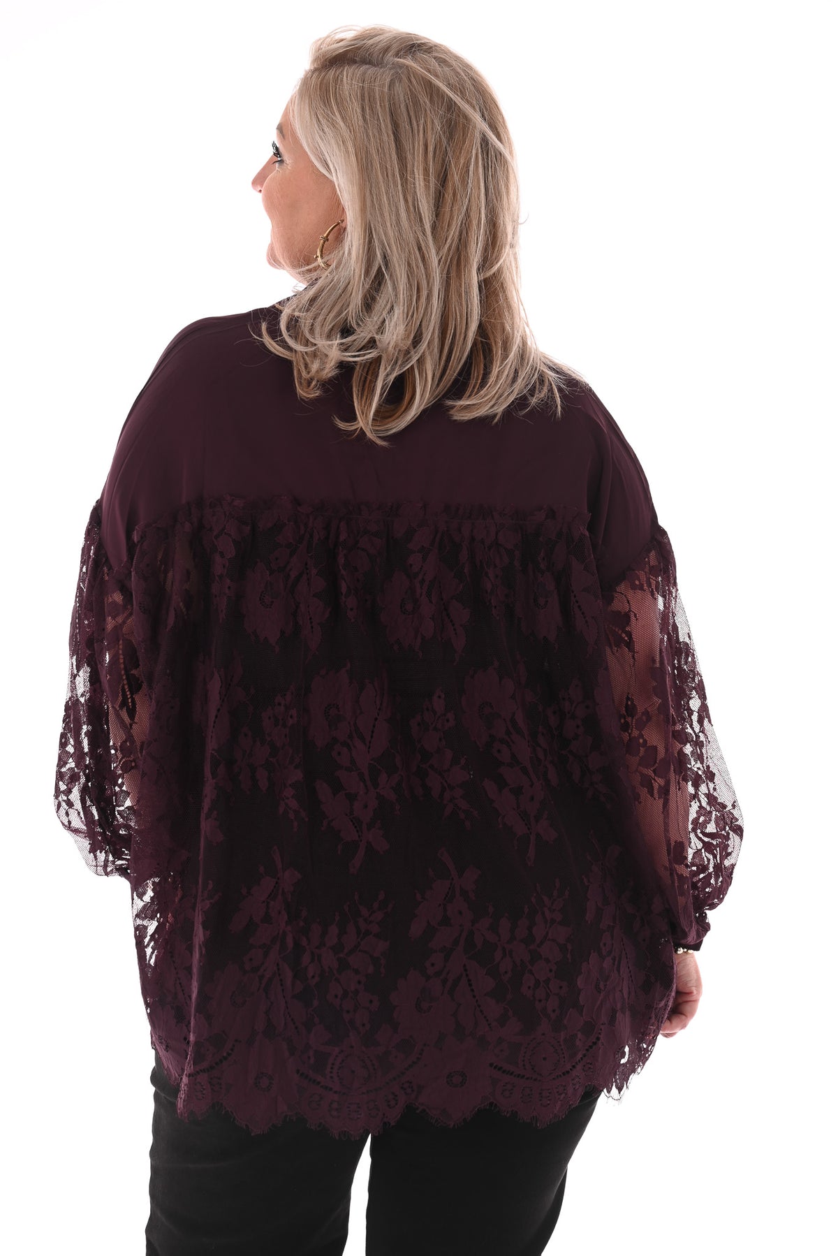Doorknoop blouse kant aubergine