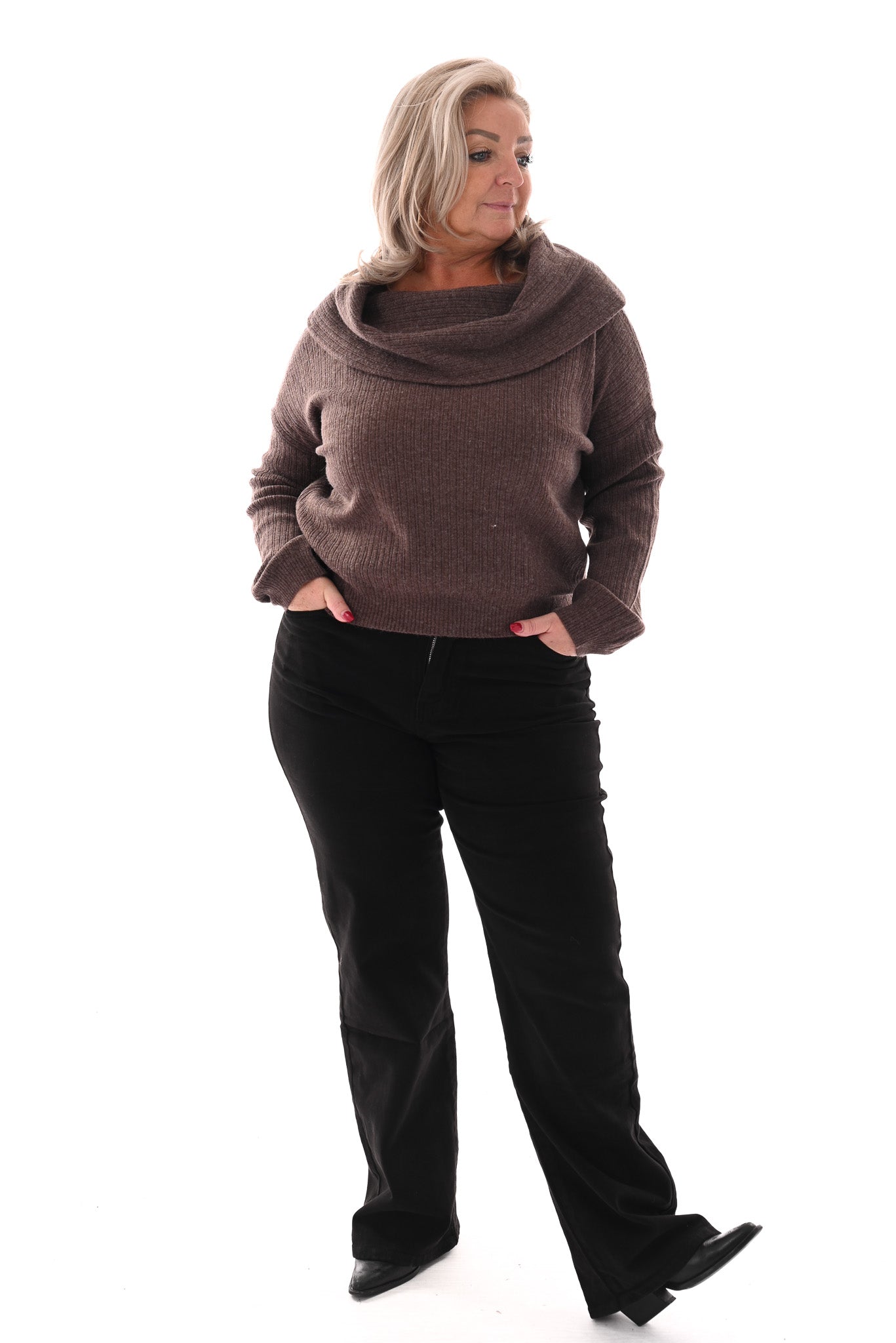 Off-shoulder trui rib donkerbruin