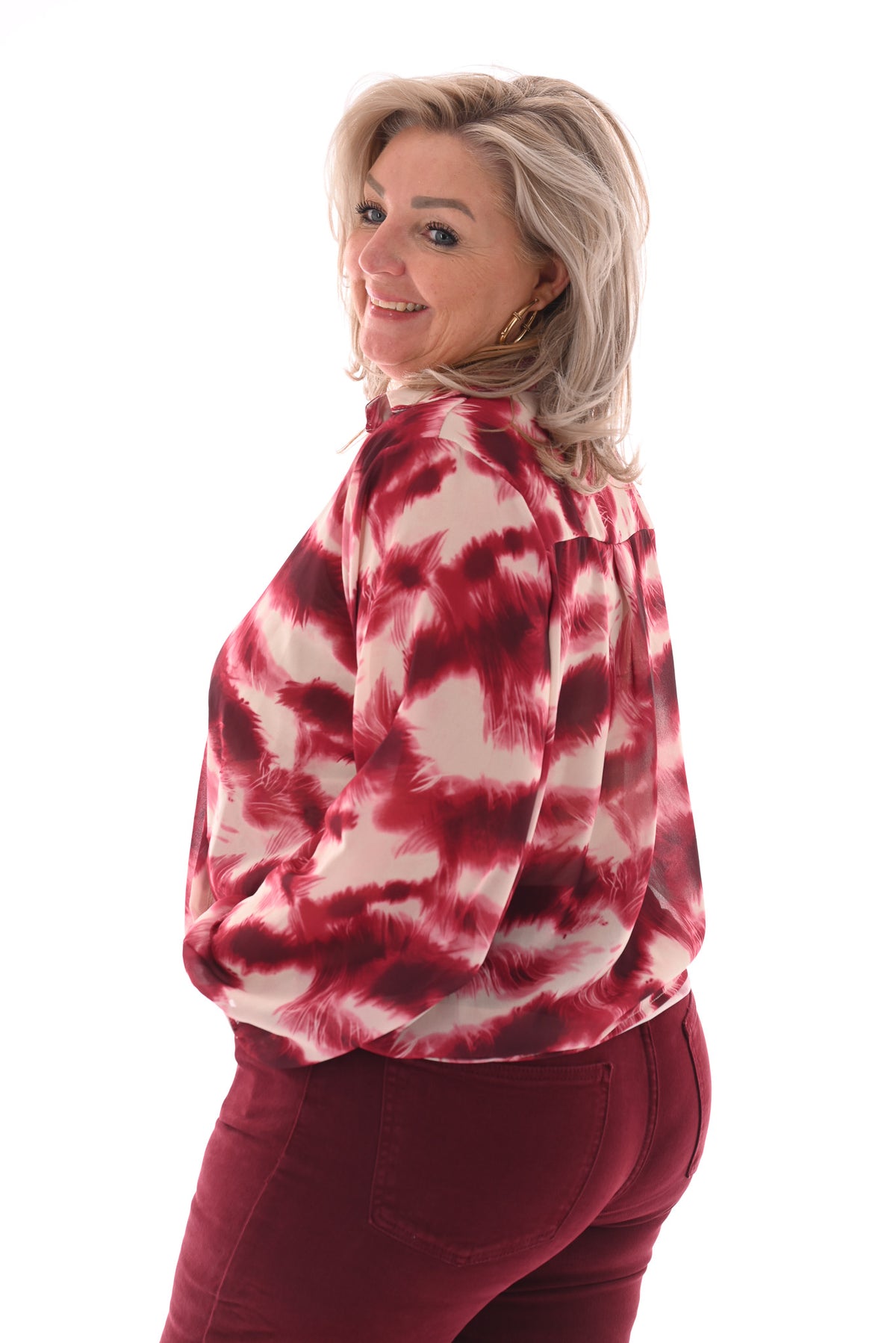 Top overslag met kraag abstracte veerprint bordeaux