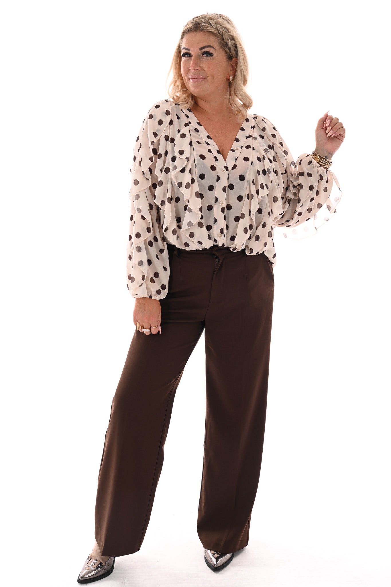 Doorknoop blouse ruffels dots roomwit