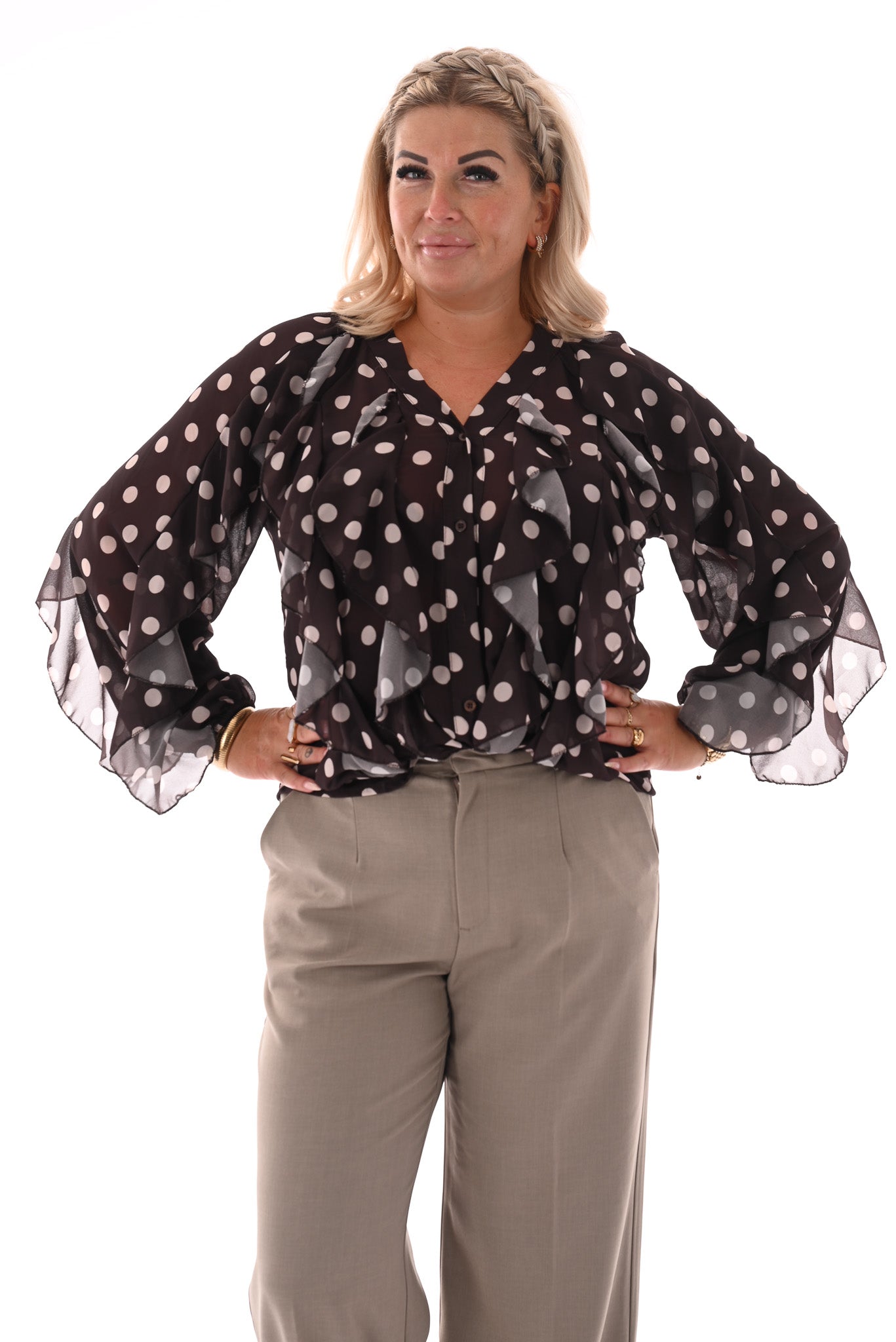 Doorknoop blouse ruffels dots donkerbruin