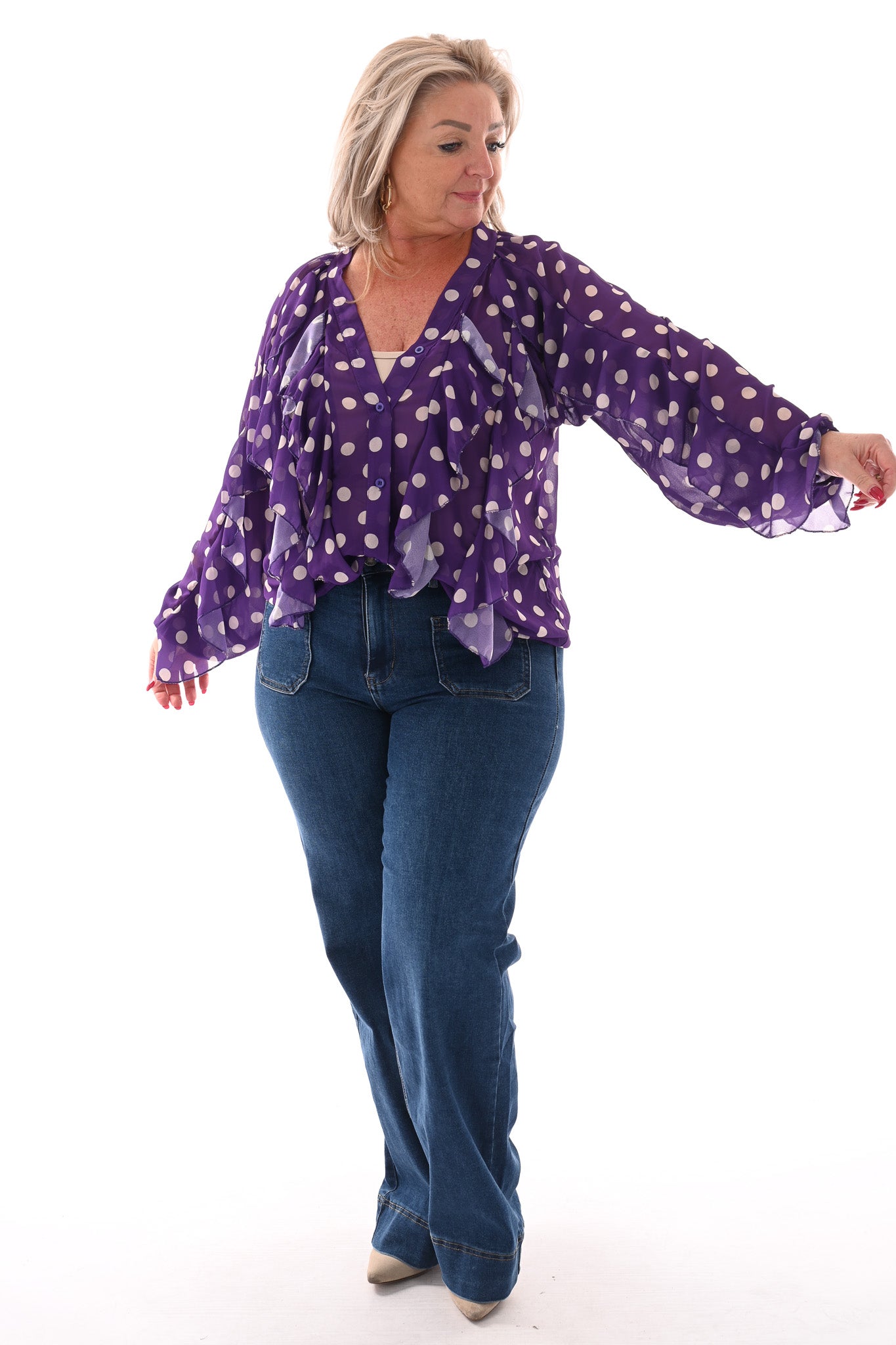 Doorknoop blouse ruffels dots paars