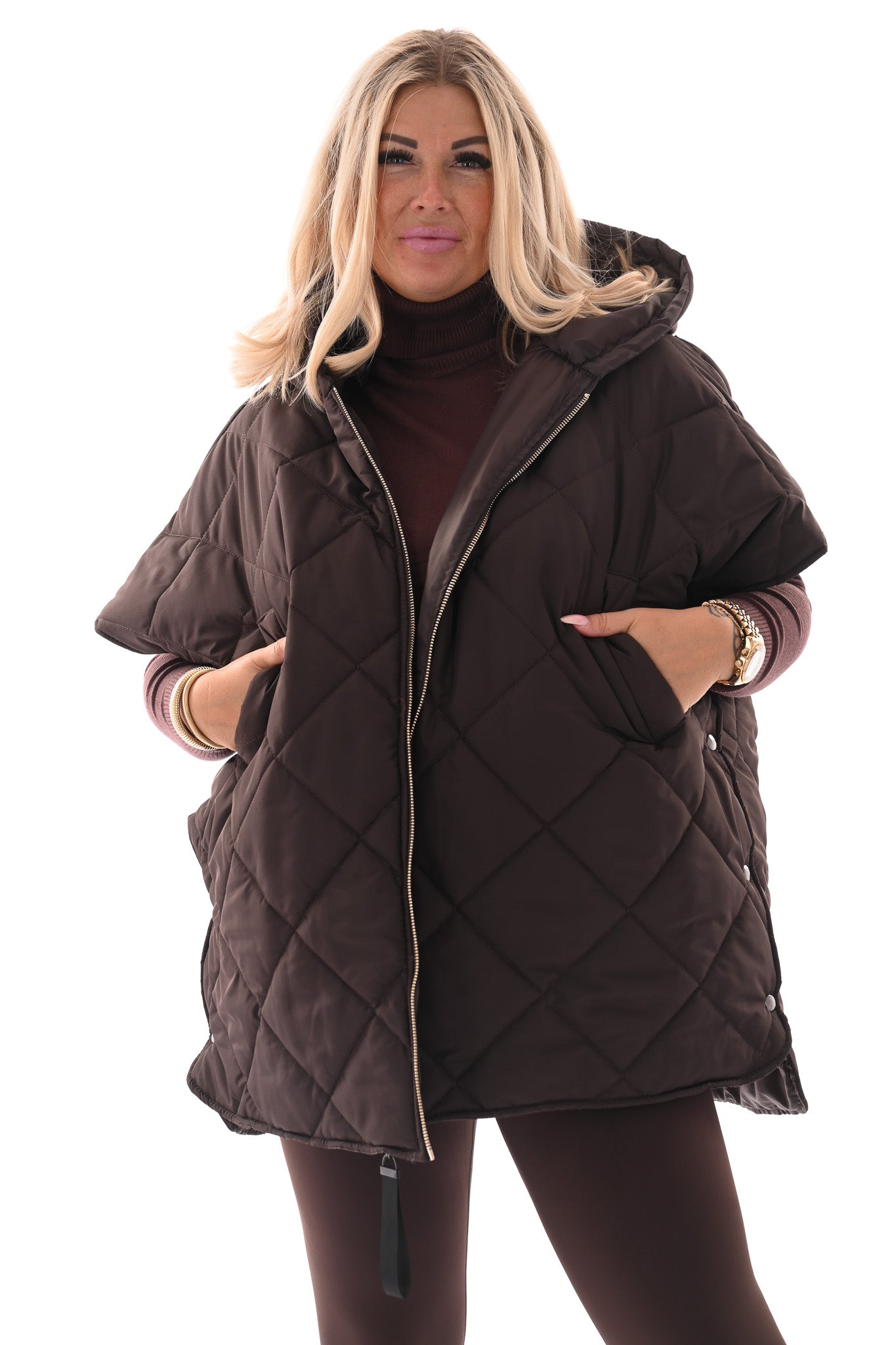 Gewatteerde ponchojas met capuchon donkerbruin