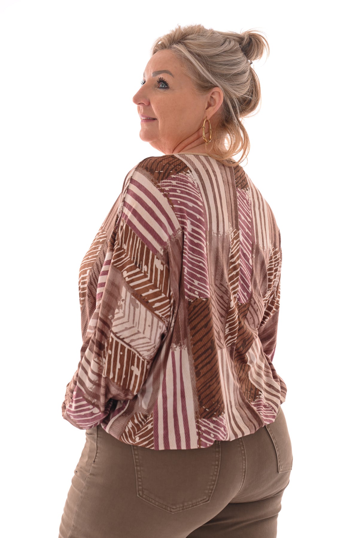 Top lijnen ronde hals beige