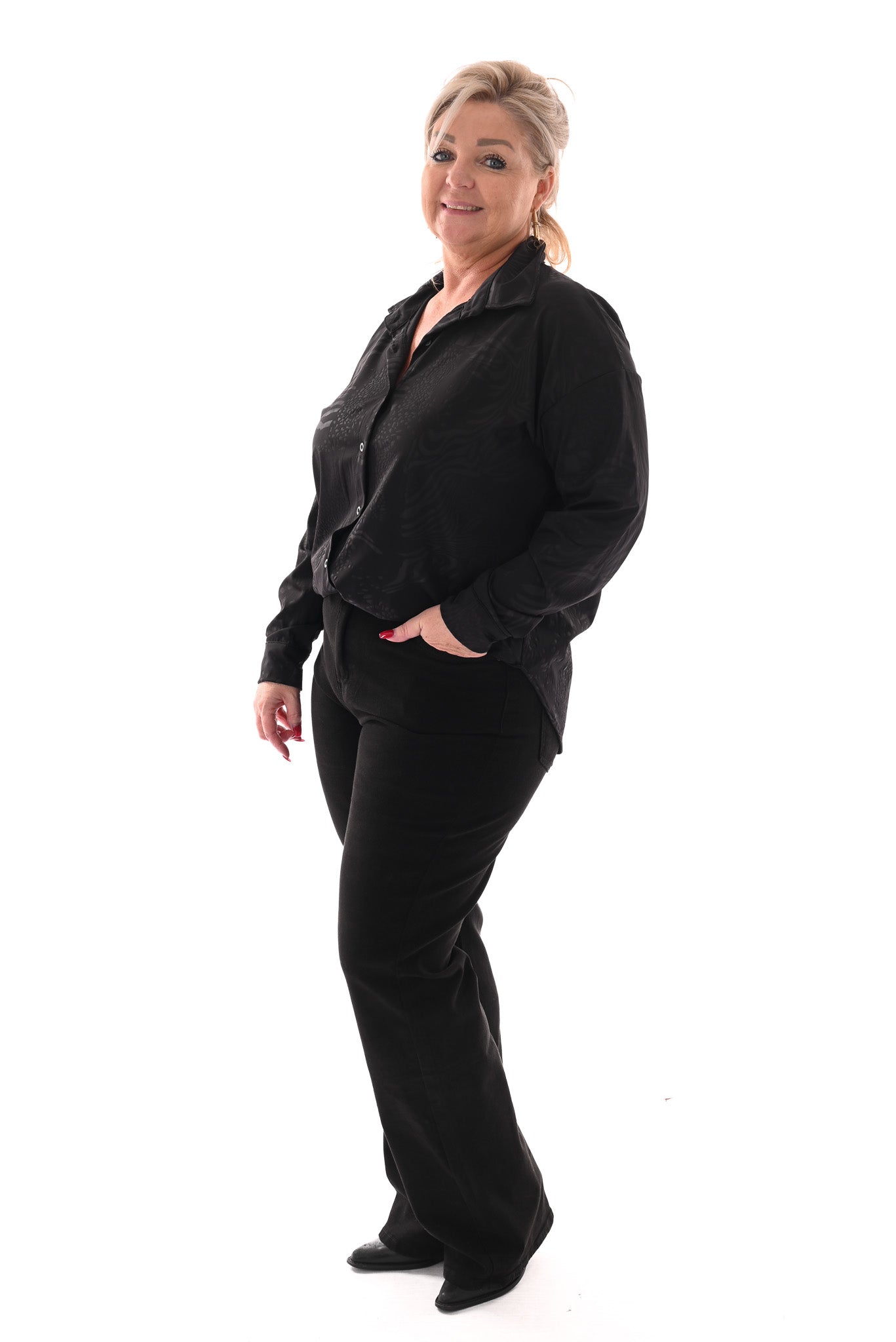 Doorknoop blouse dierenmix zwart