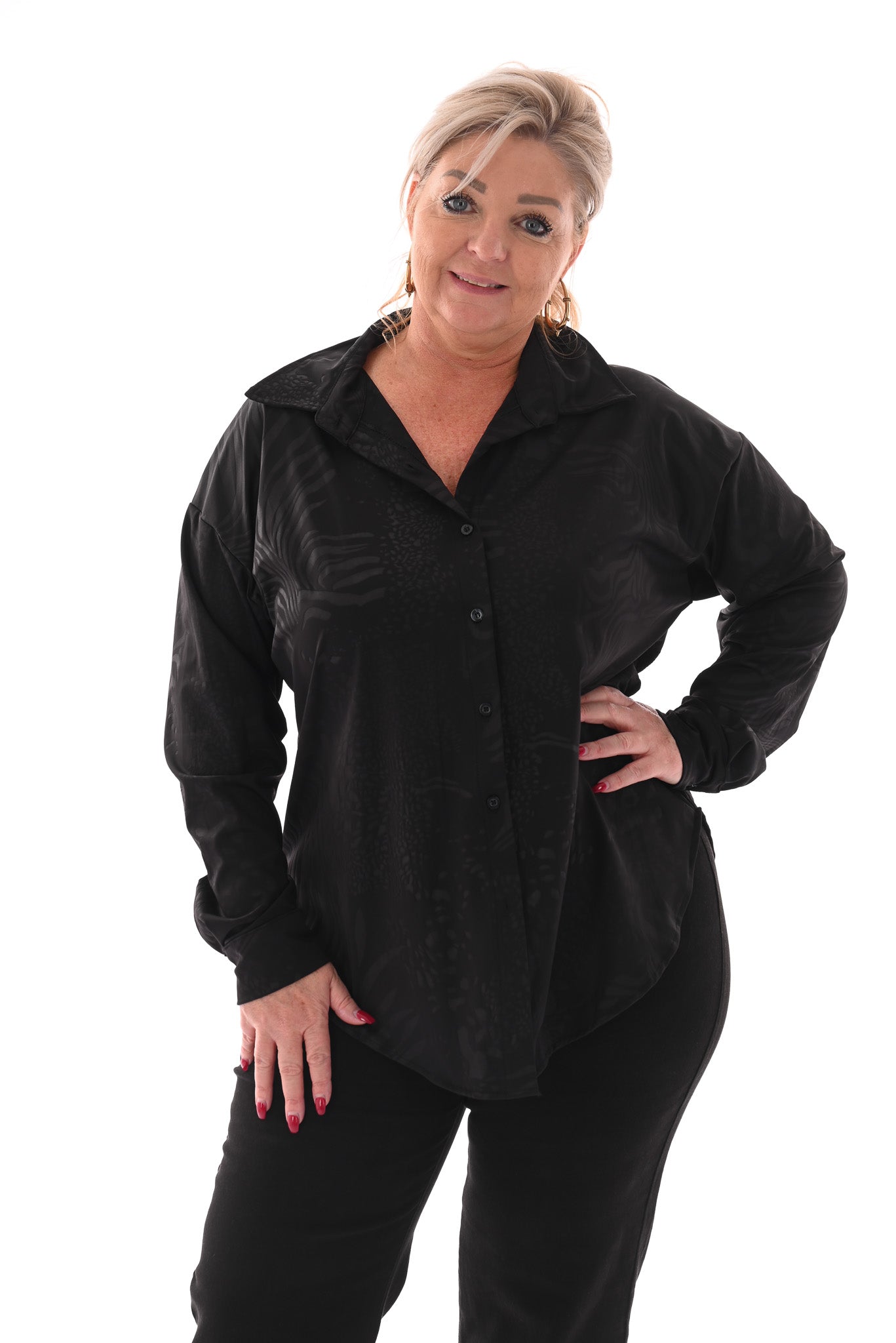 Doorknoop blouse dierenmix zwart