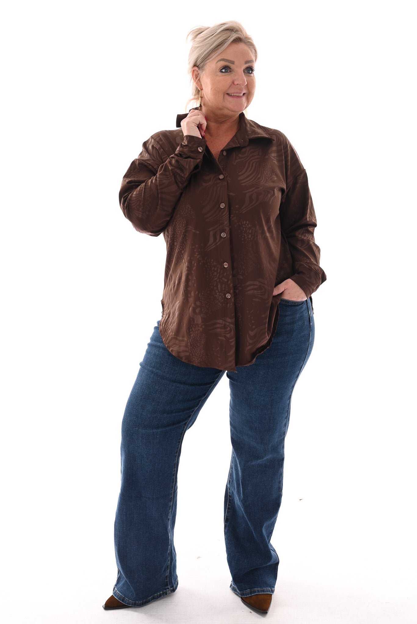 Doorknoop blouse dierenmix bruin