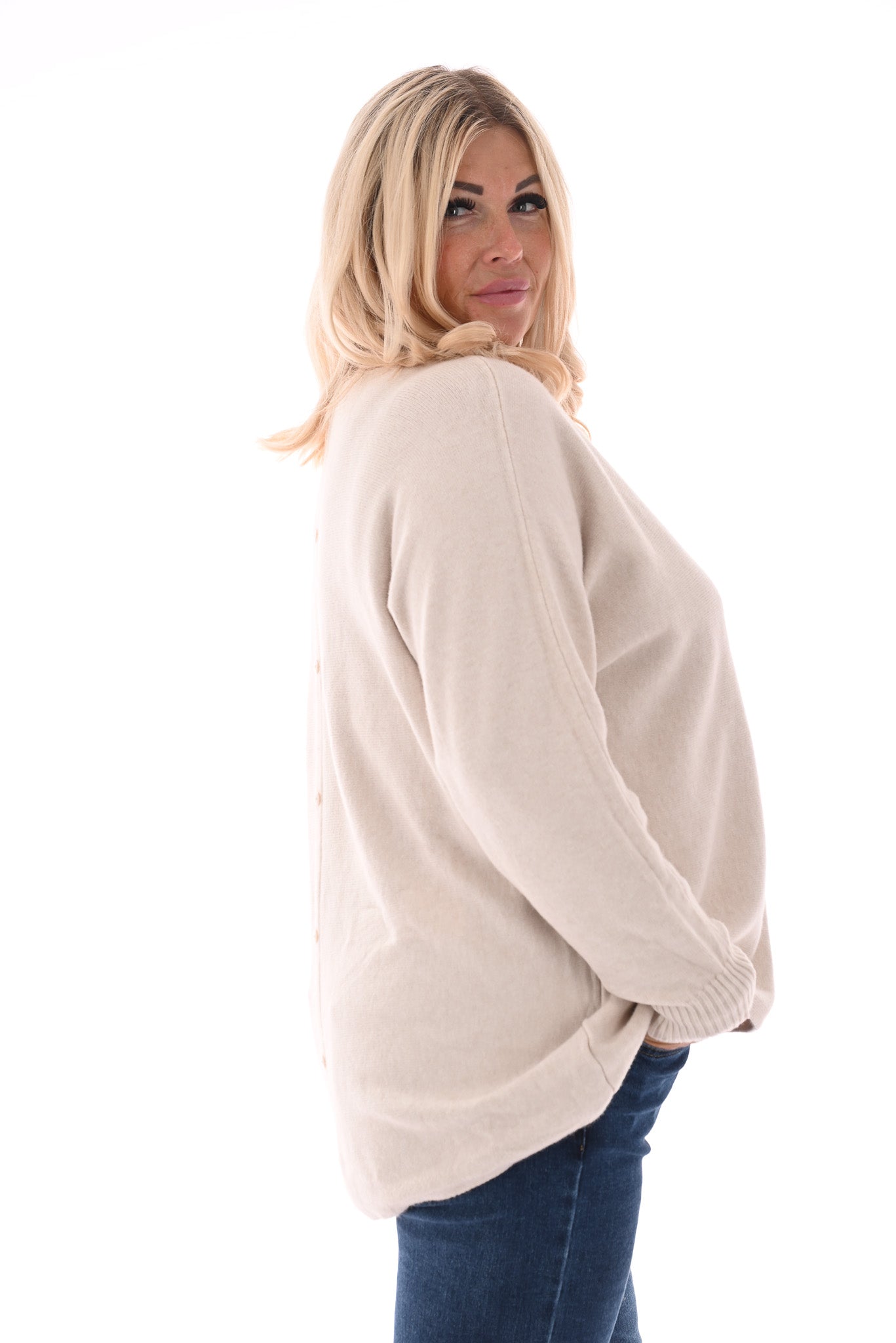 Trui met knoopjes creme