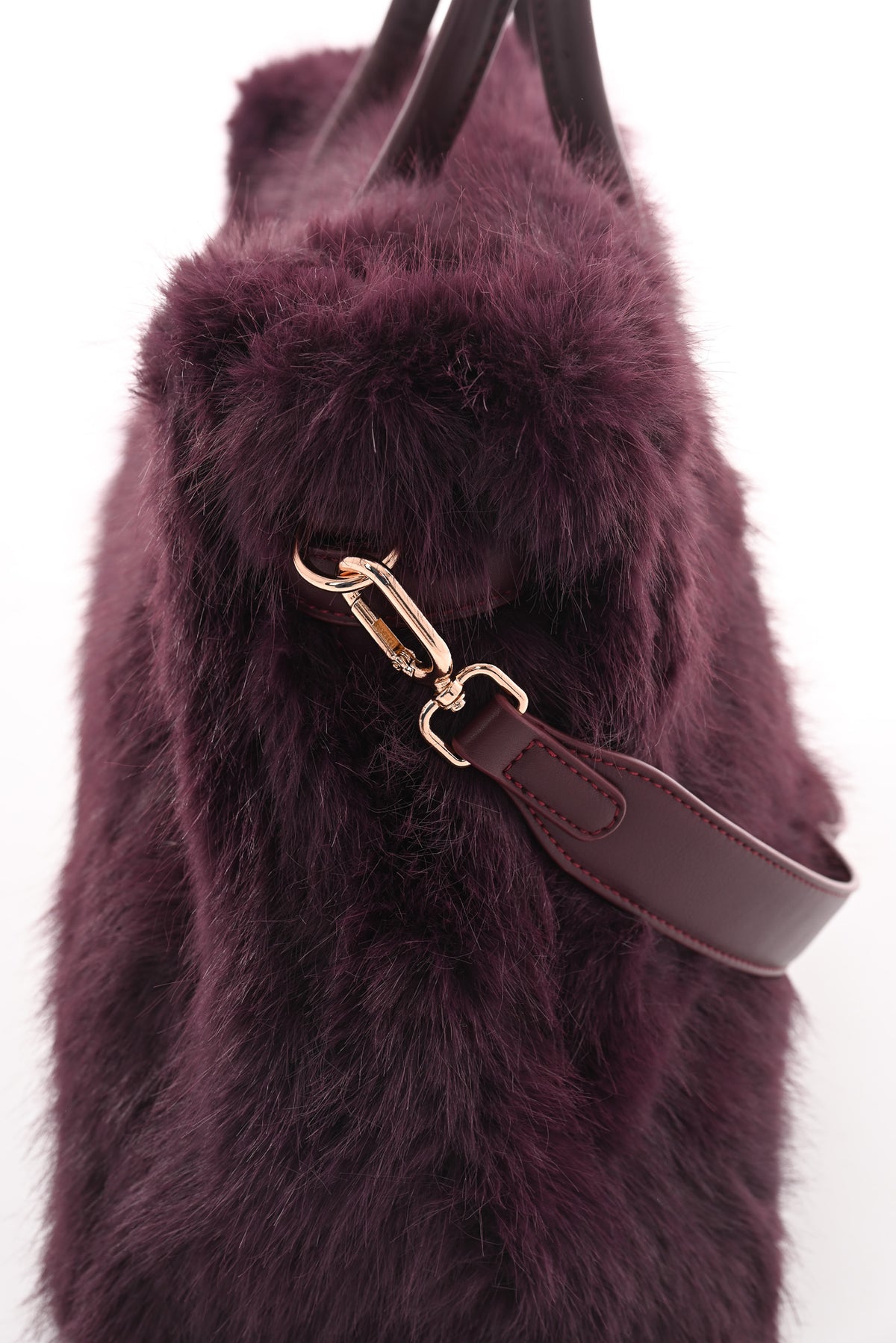Furry handtas riemdetail aubergine