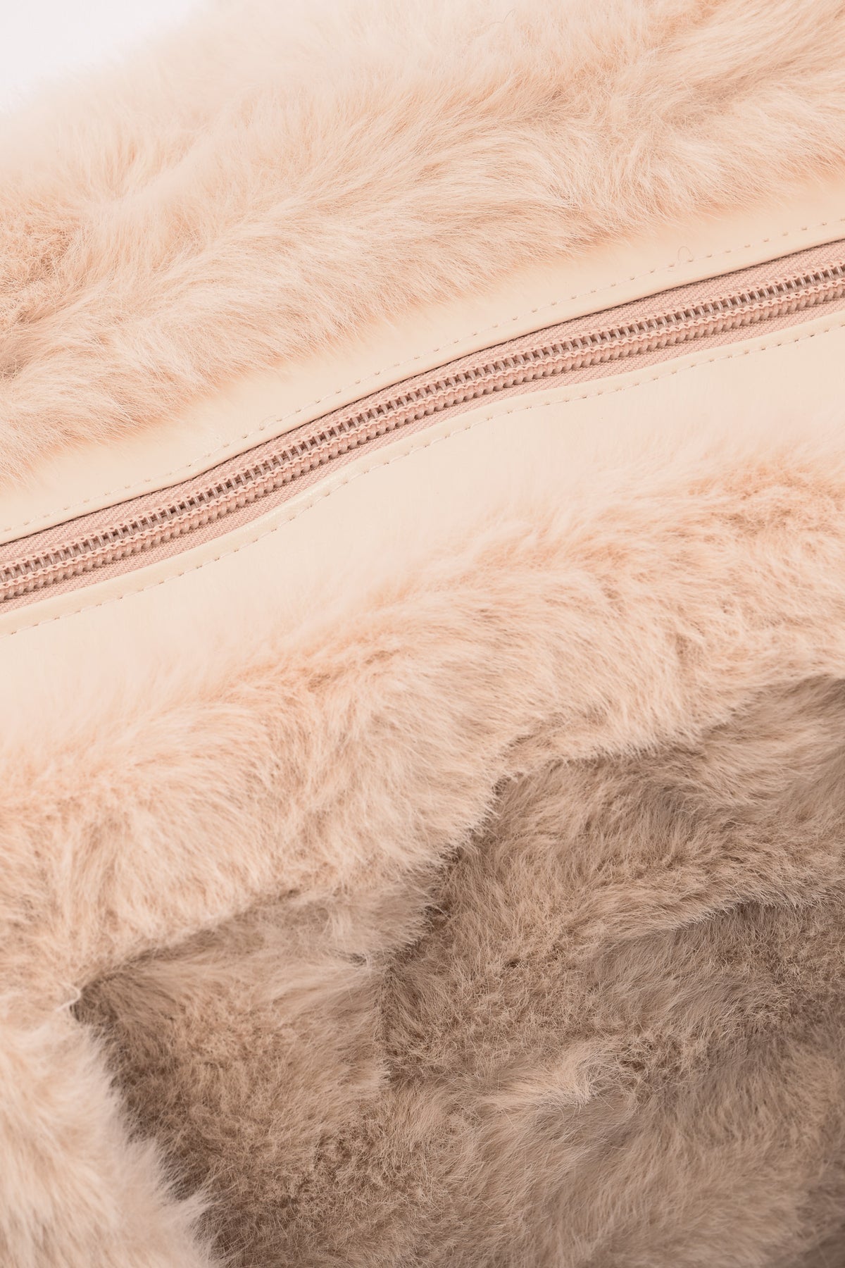 Furry shopper groot beige