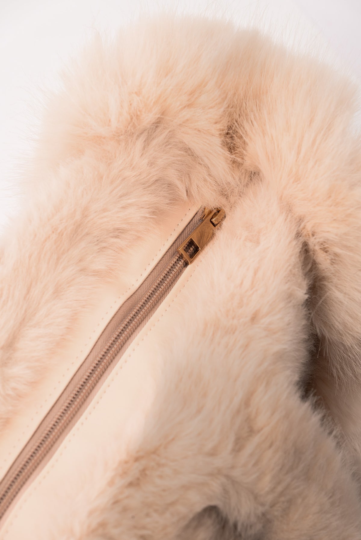 Furry shopper groot beige