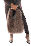 Wavy faux fur schoudertas taupe
