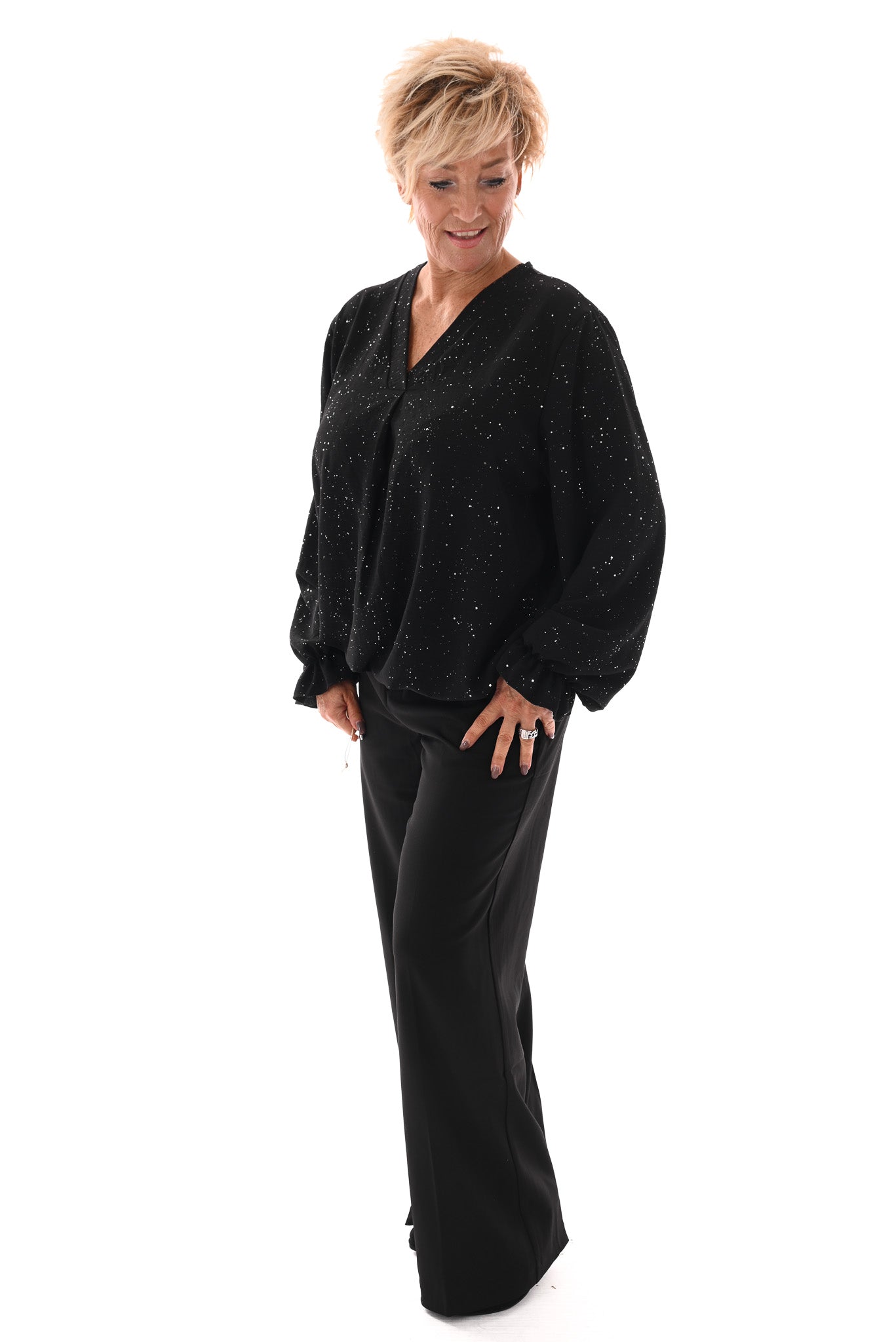 Top v-hals glitter trompetmouwen met ketting zwart