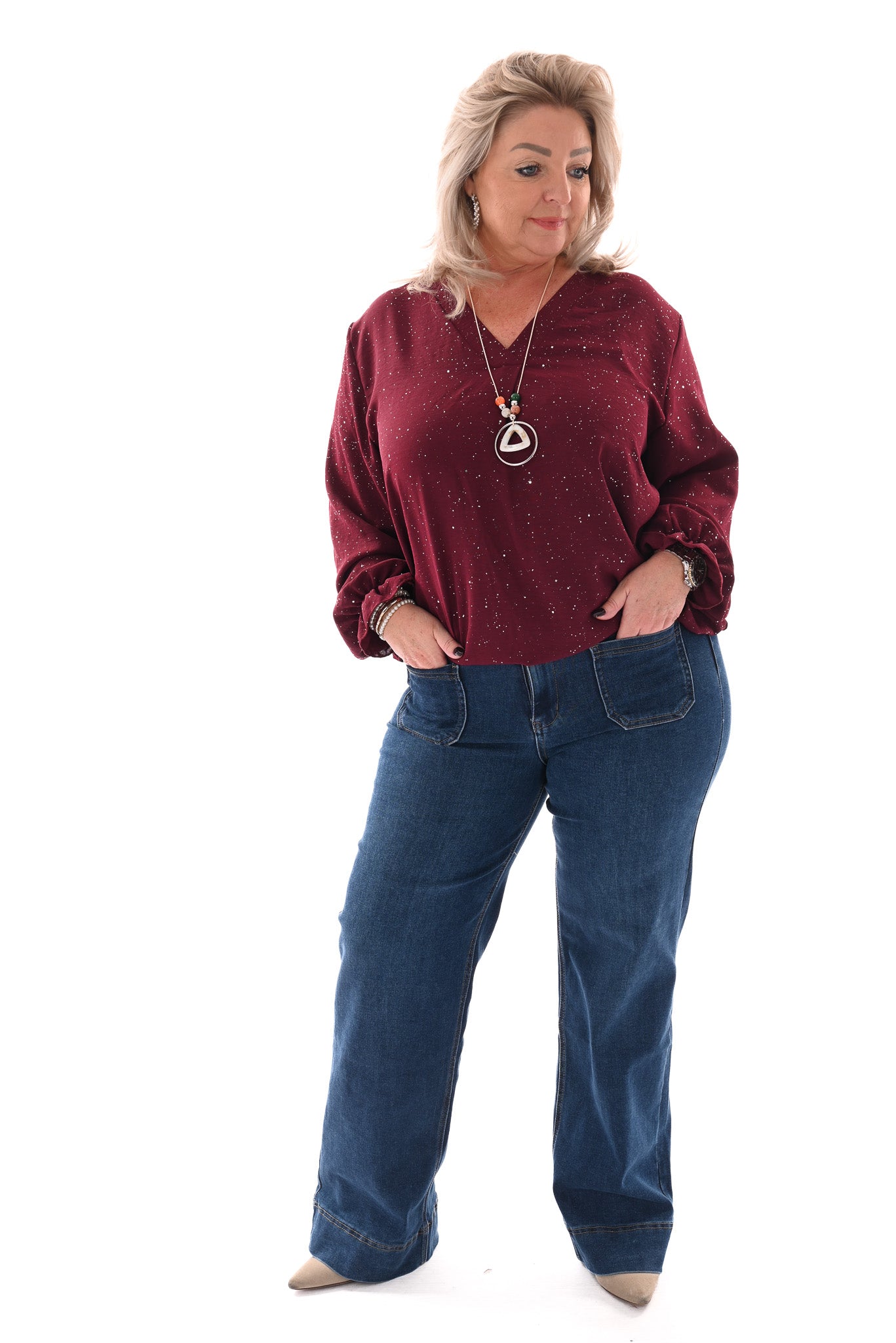 Top v-hals glitter trompetmouwen met ketting bordeaux