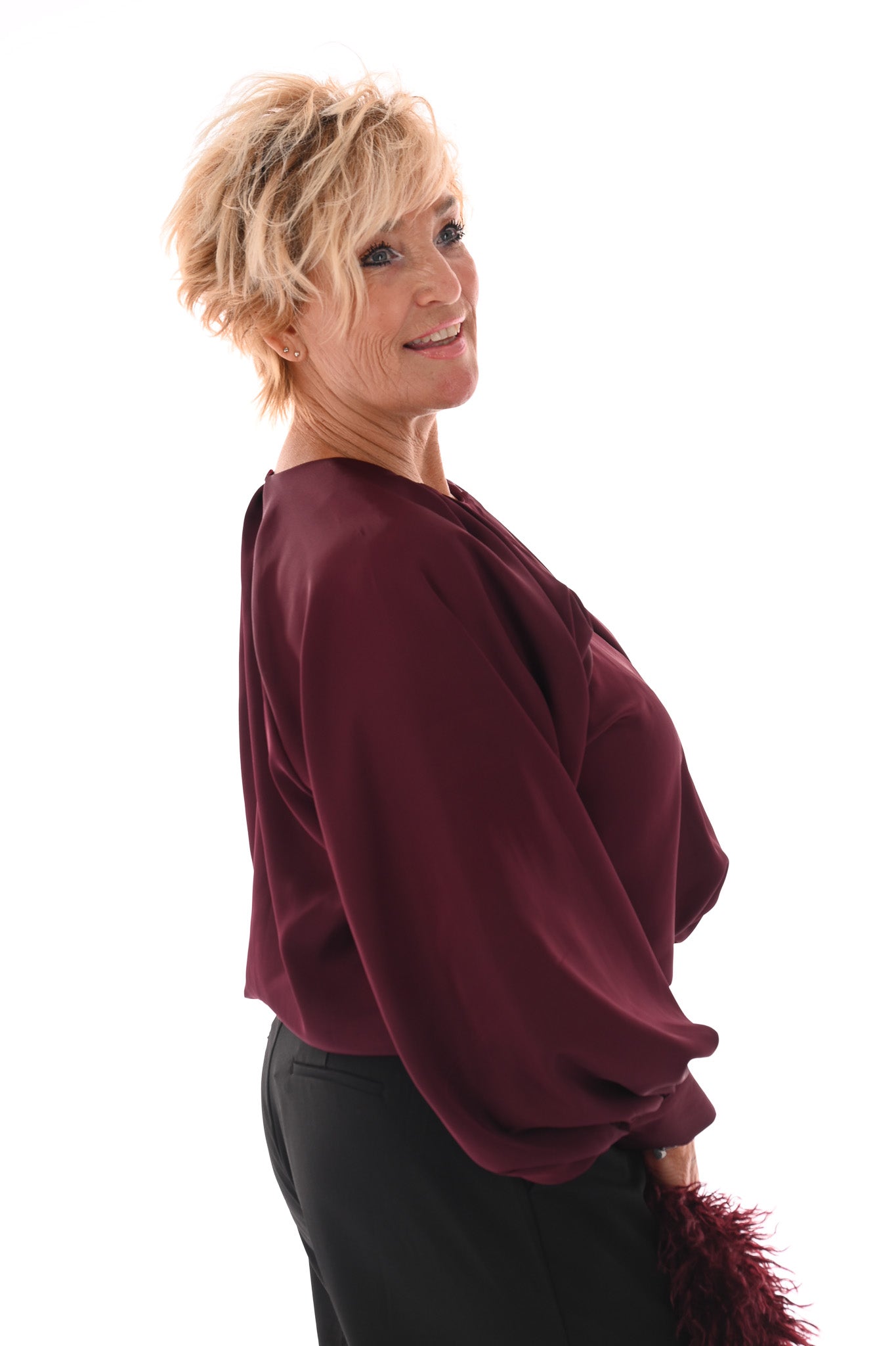 Silky blouse met pofmouwen aubergine