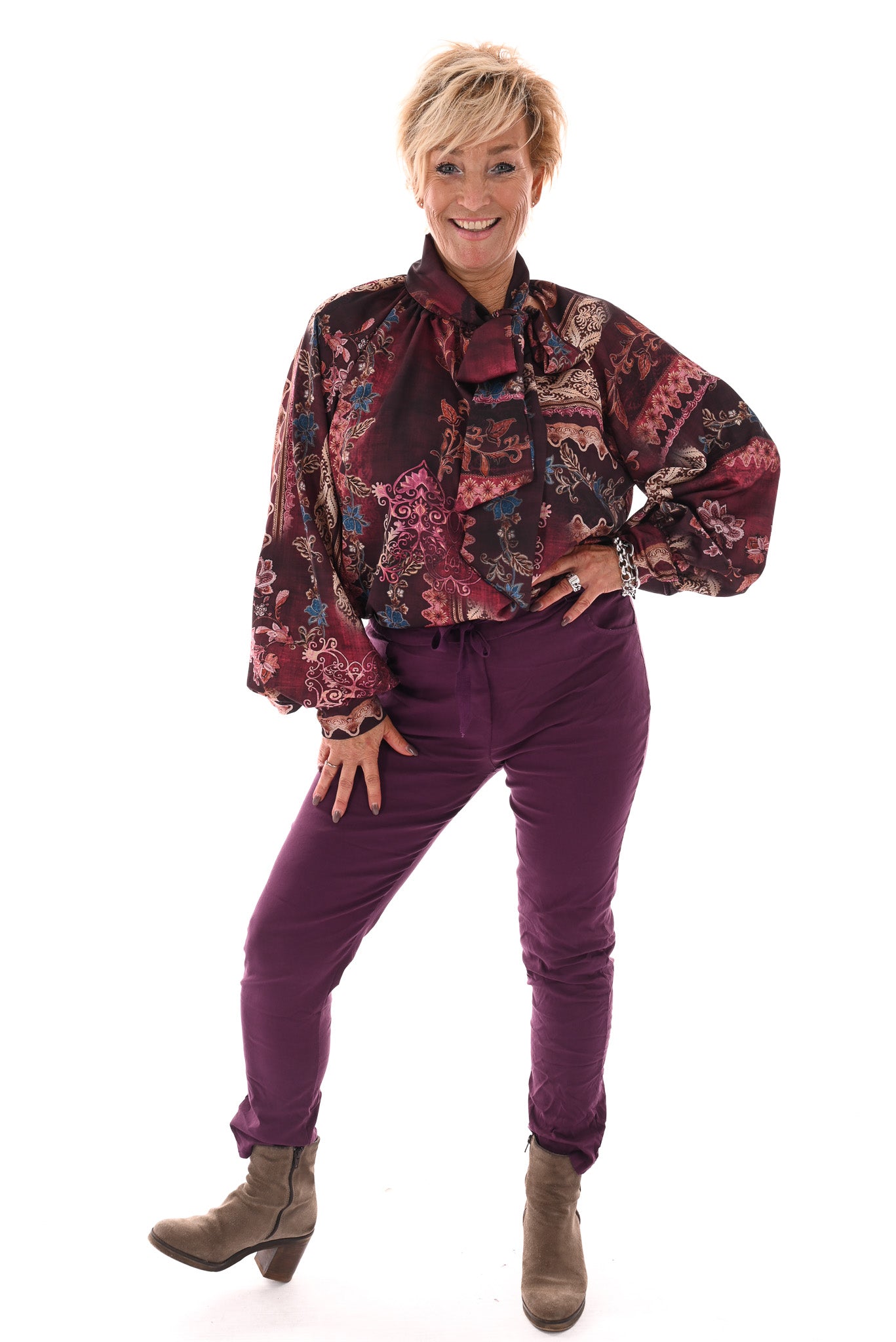 Silky blouse met strik paisley bordeaux