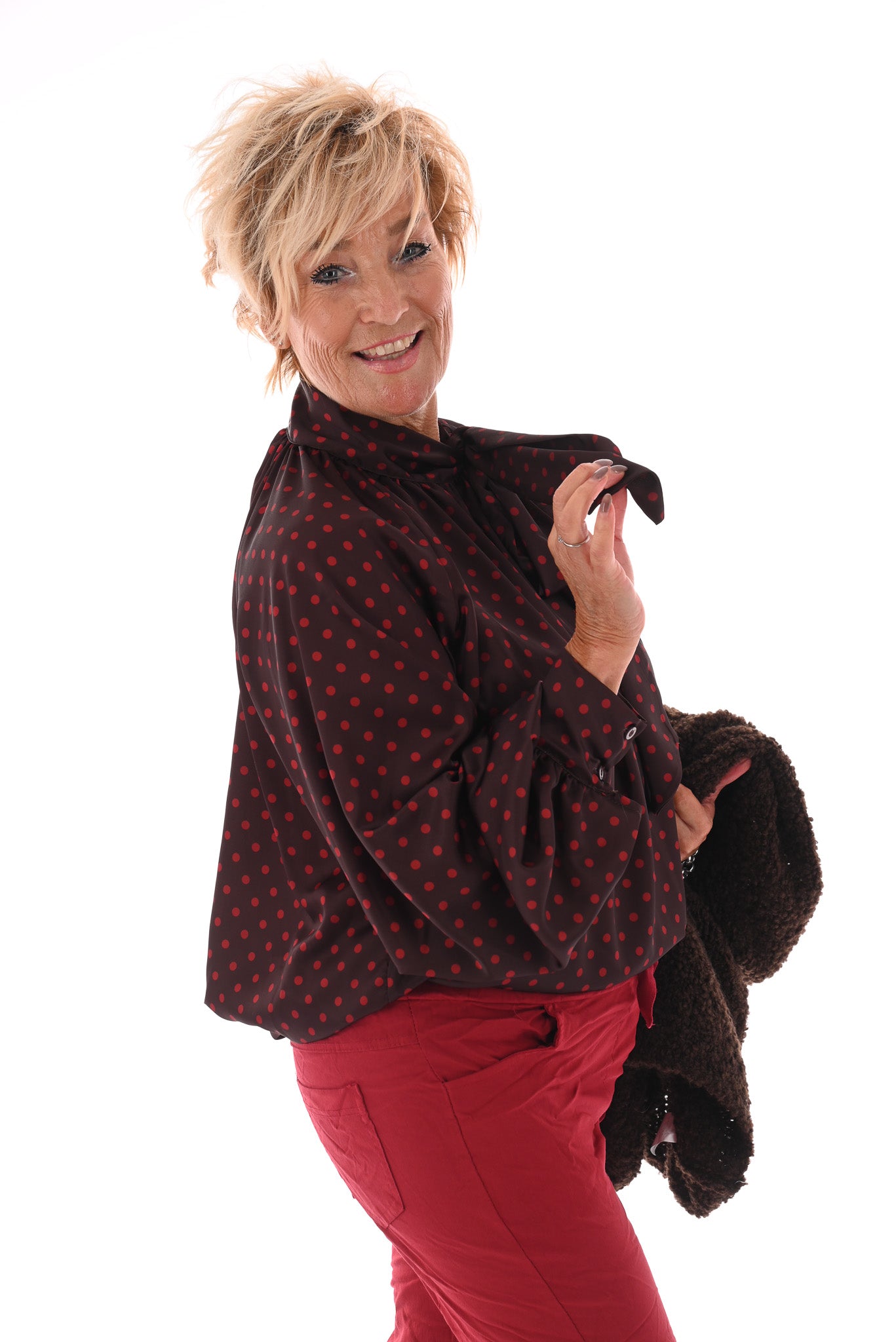 Silky blouse dots met strik bruin/rood