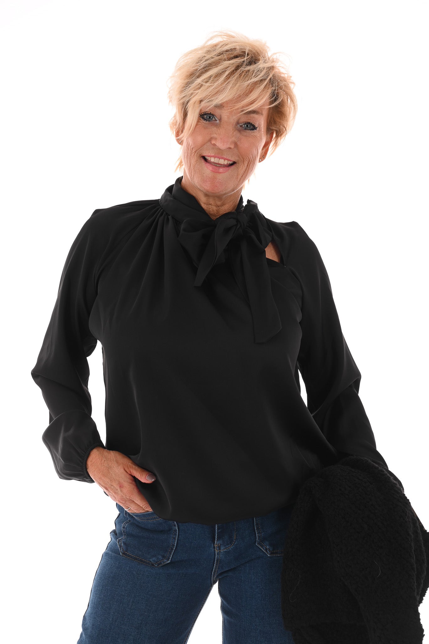 Silky blouse met strik uni zwart