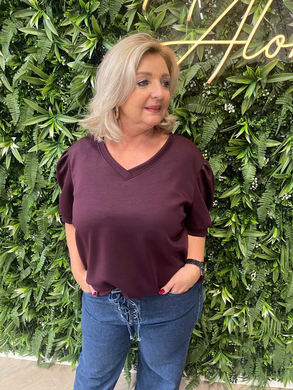 Sweater v-hals korte pofmouwen aubergine