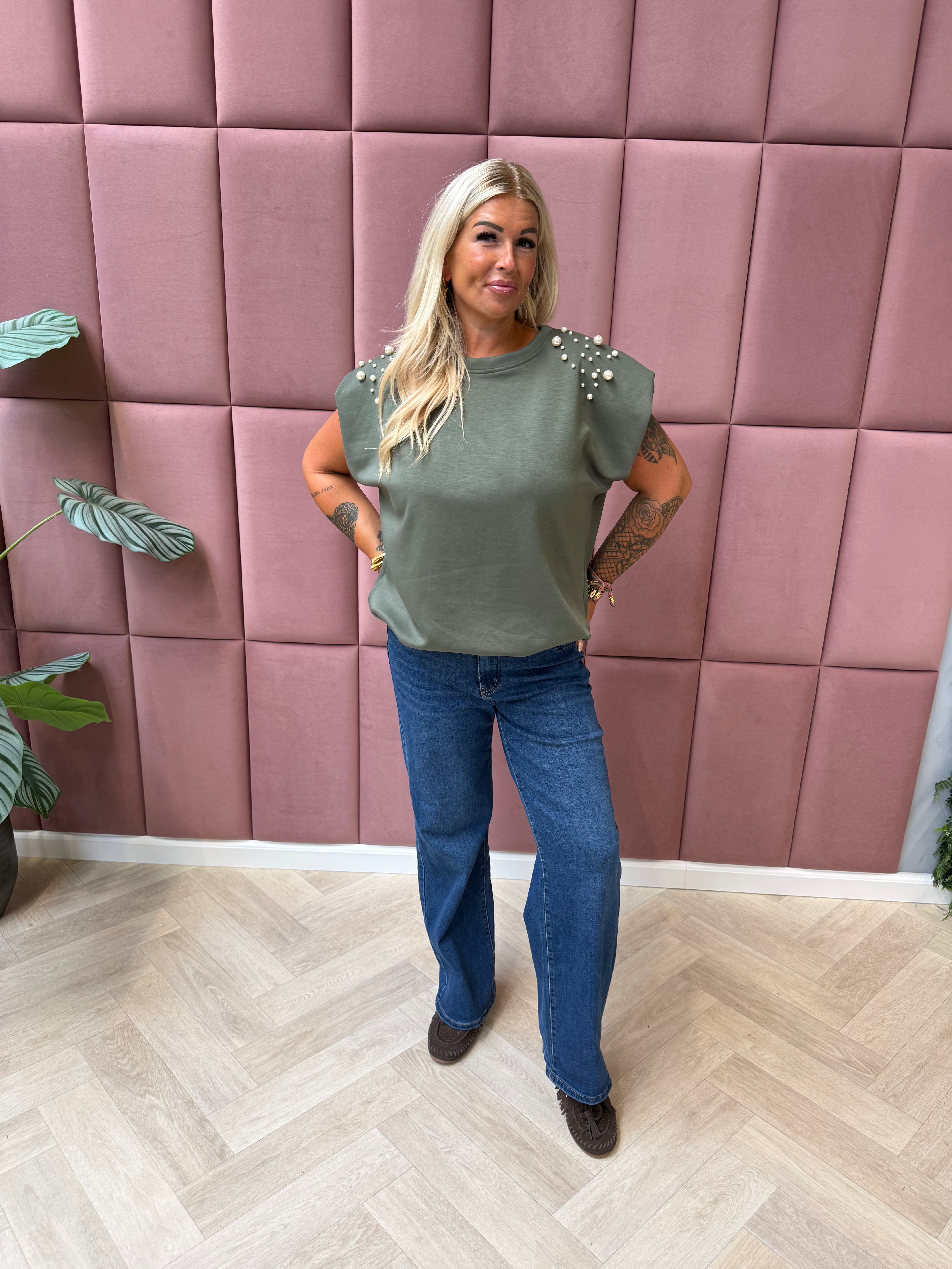 Shirt kapmouwen parels olijfgroen