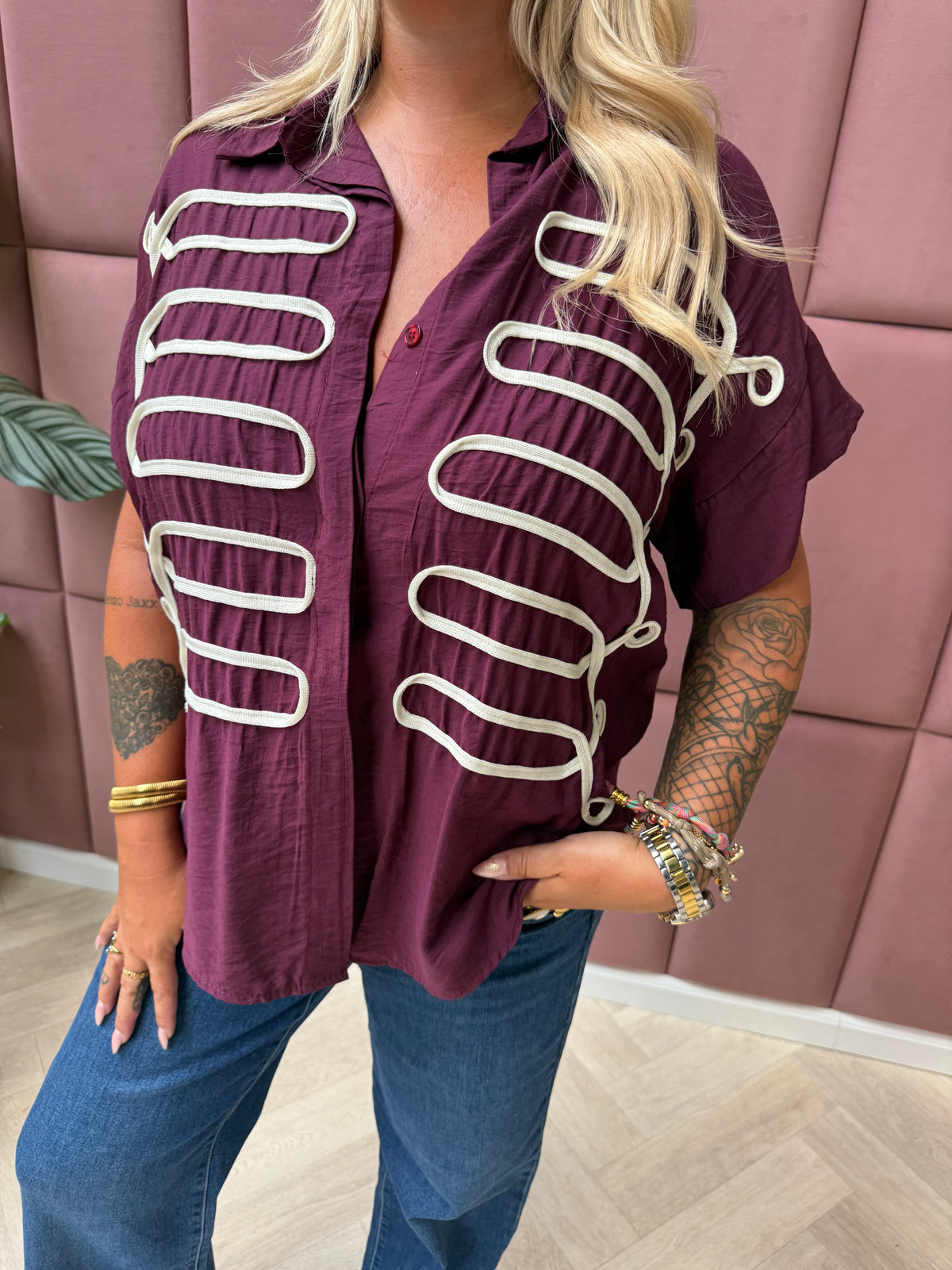 Blouse korte mouwen met veterdetail aubergine