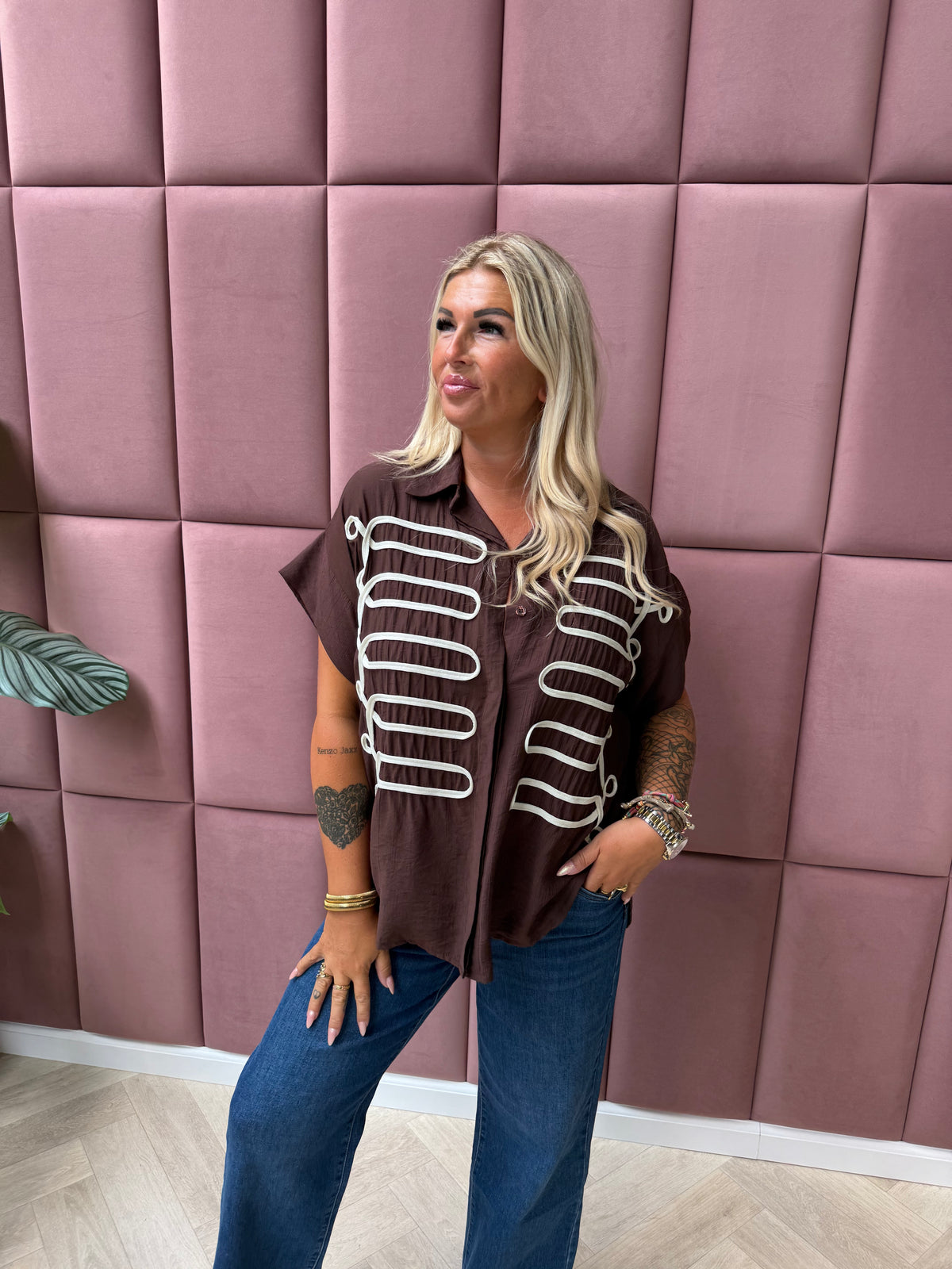 Blouse korte mouwen met veterdetail bruin