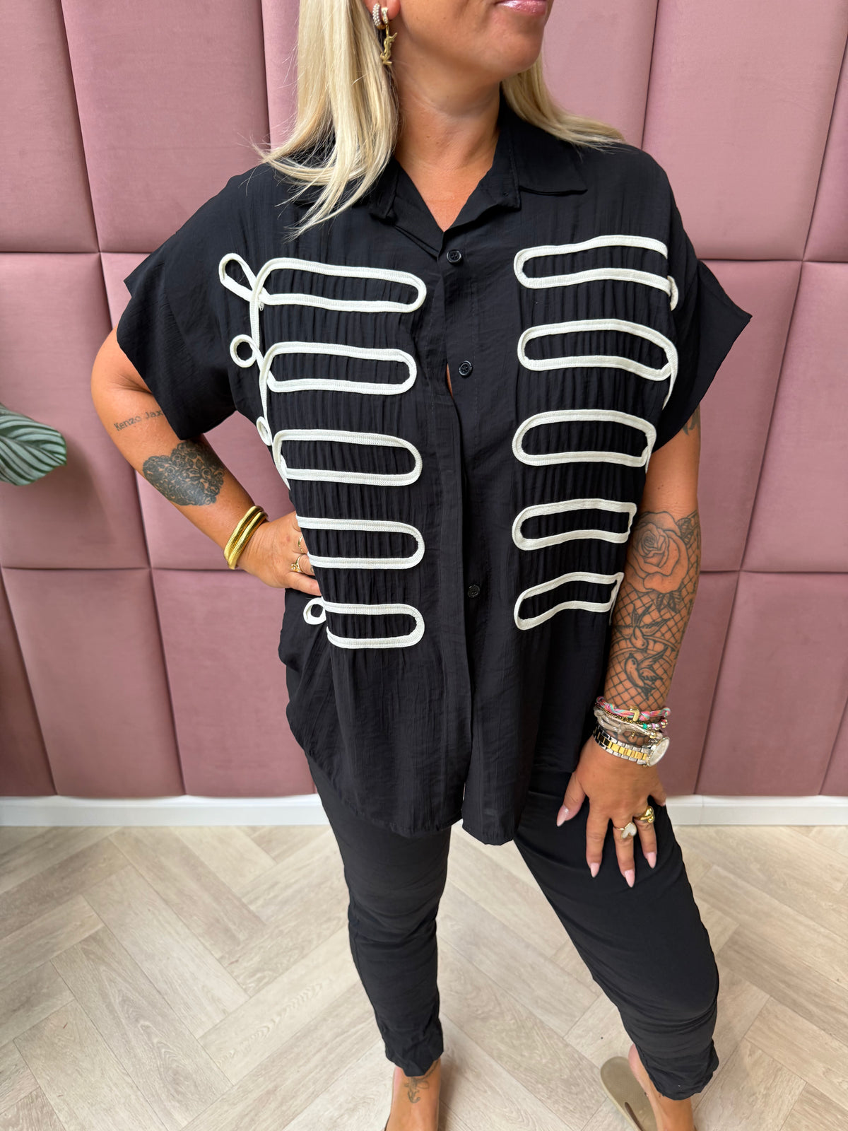 Blouse korte mouwen met veterdetail zwart