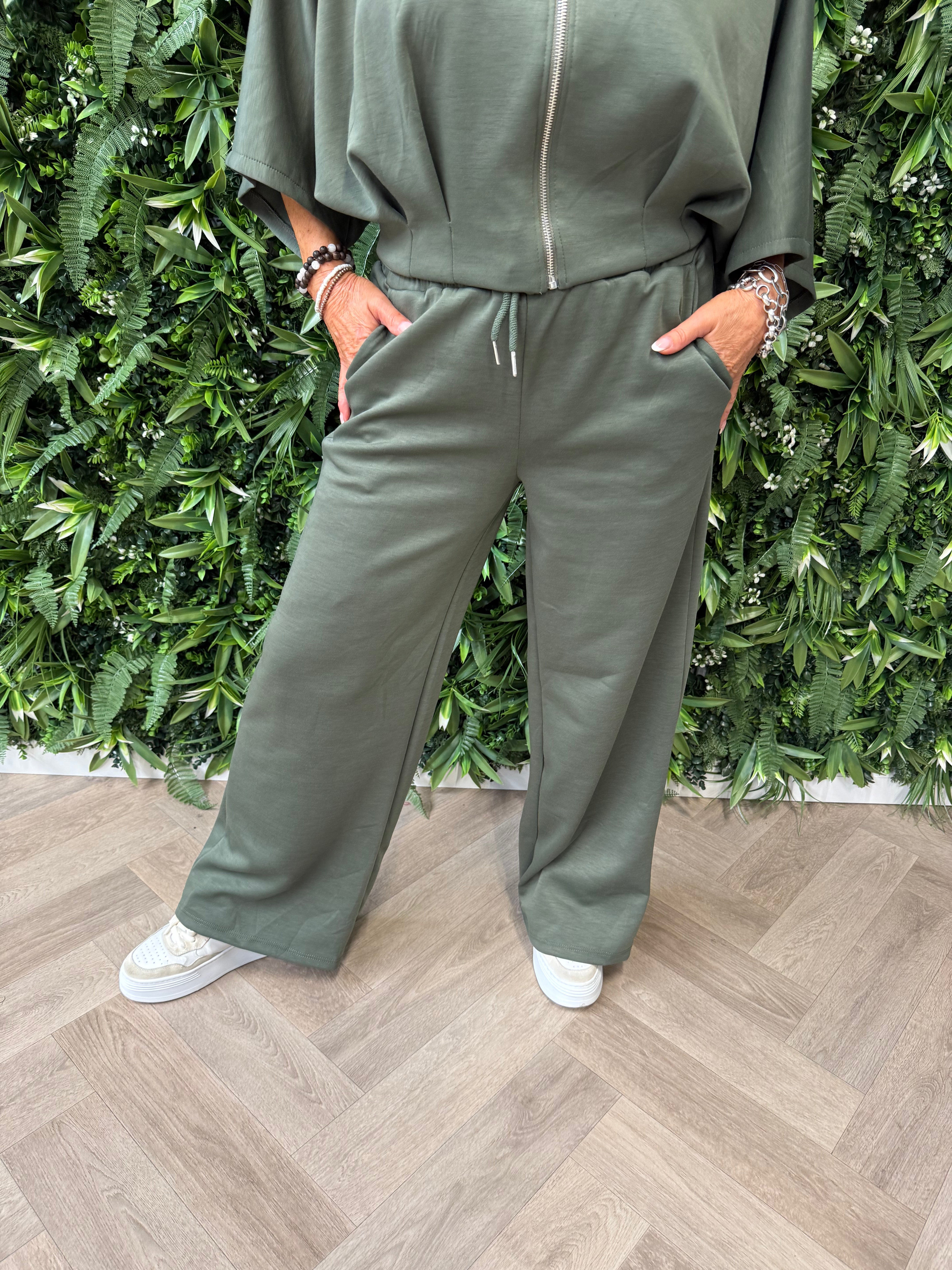 Tweedelig vest set met wijde broek legergroen