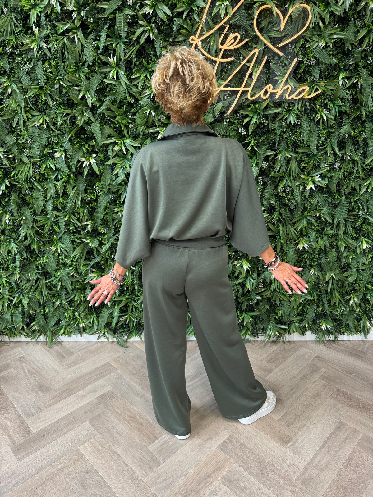 Tweedelig vest set met wijde broek legergroen