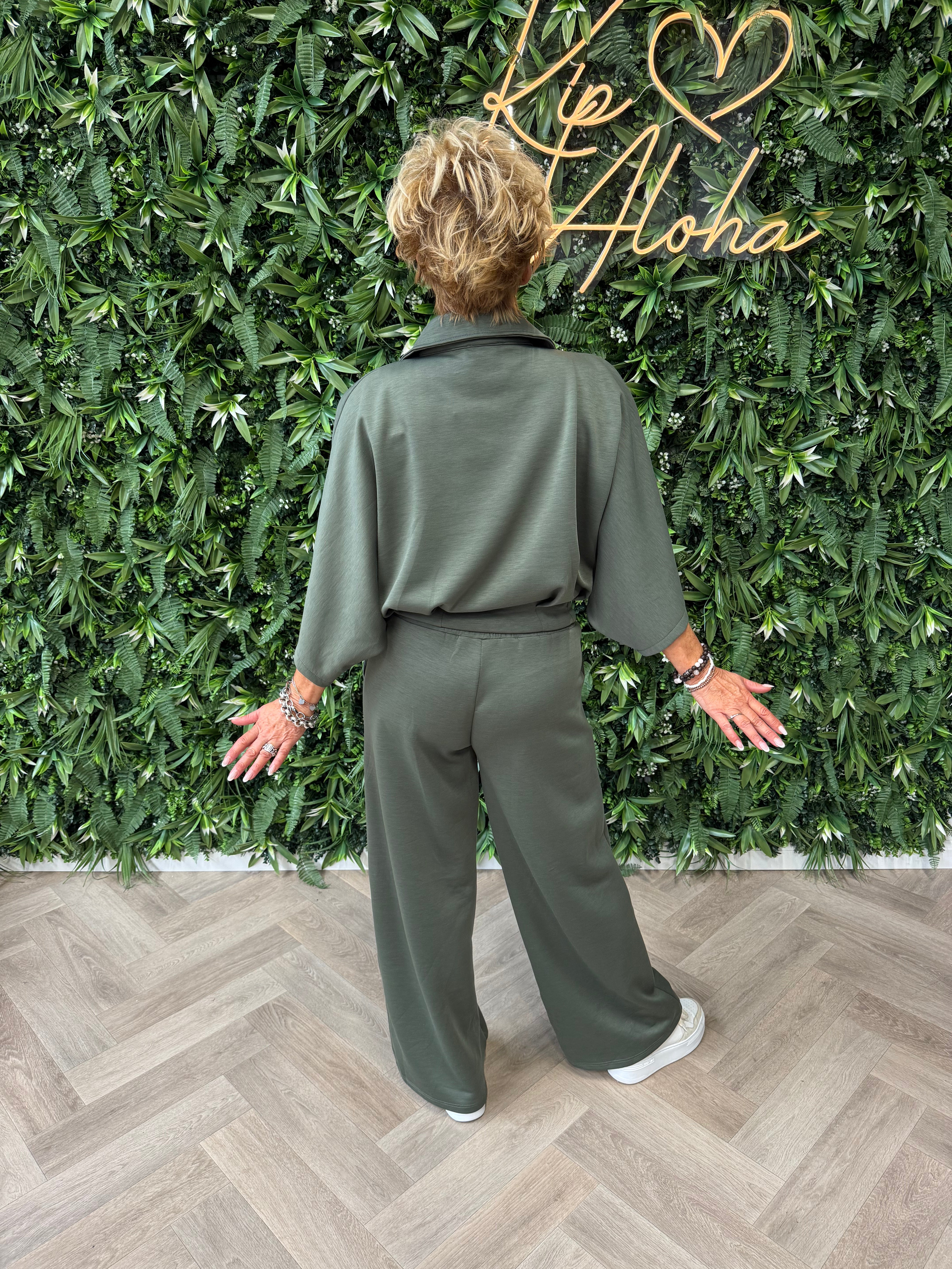 Tweedelig vest set met wijde broek legergroen