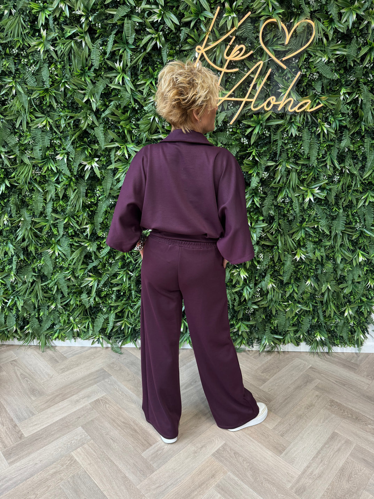 Tweedelig vest set met wijde broek aubergine