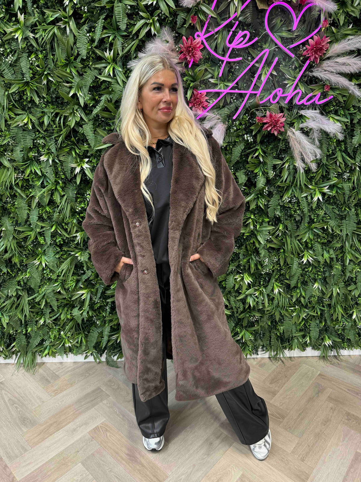 Lange faux fur mantel jas bruin