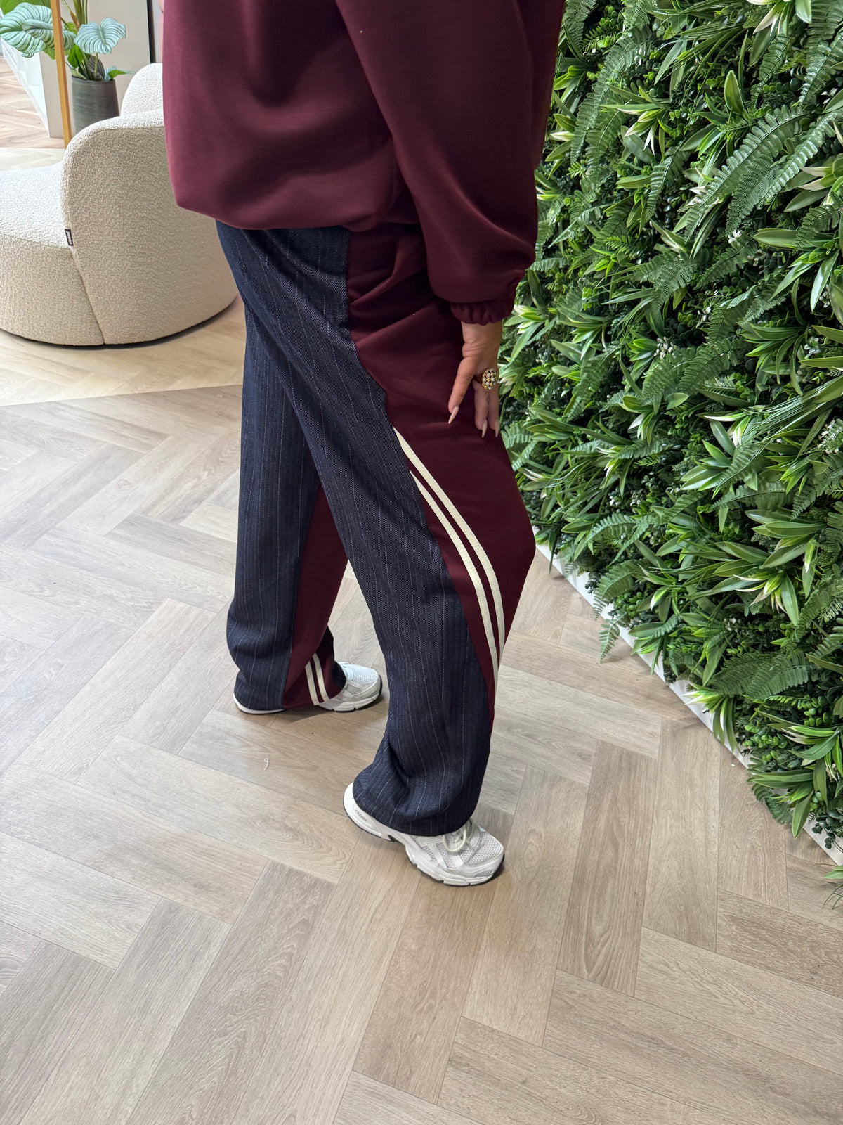 Tweedelig joggingspak met jeans details bordeaux