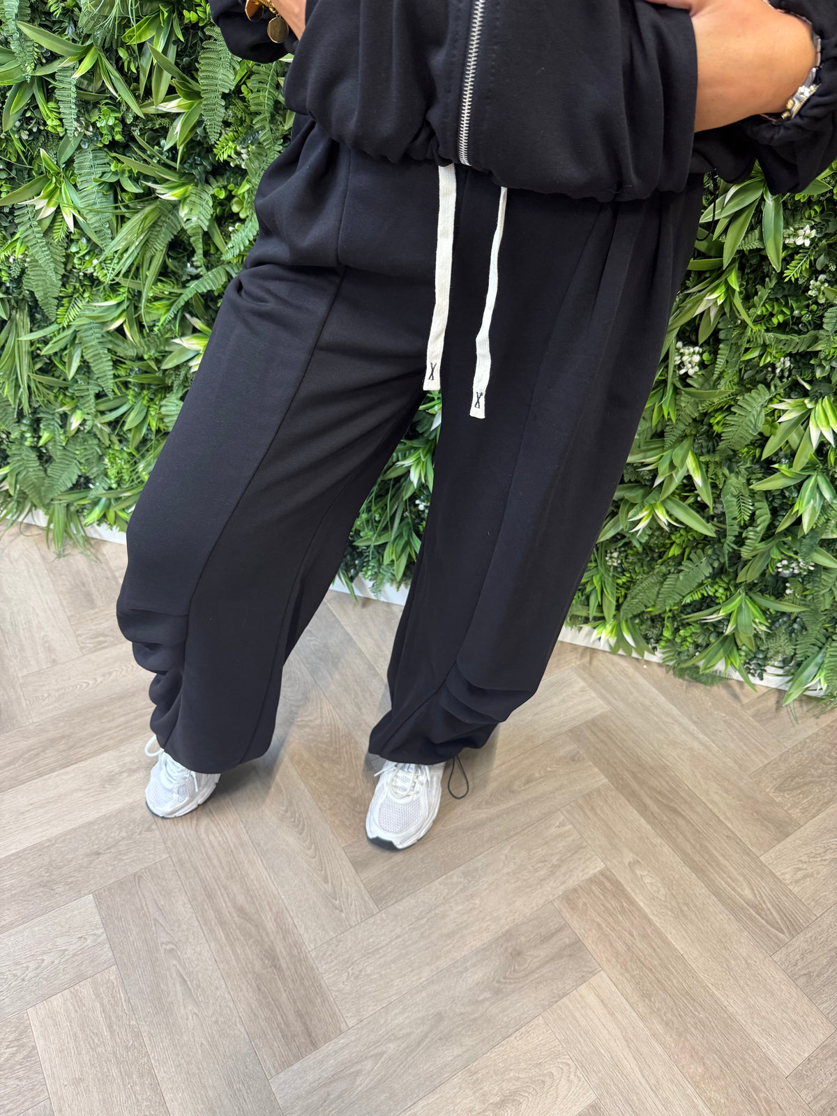 Tweedelig vest set gedrapeerde mouwen zwart