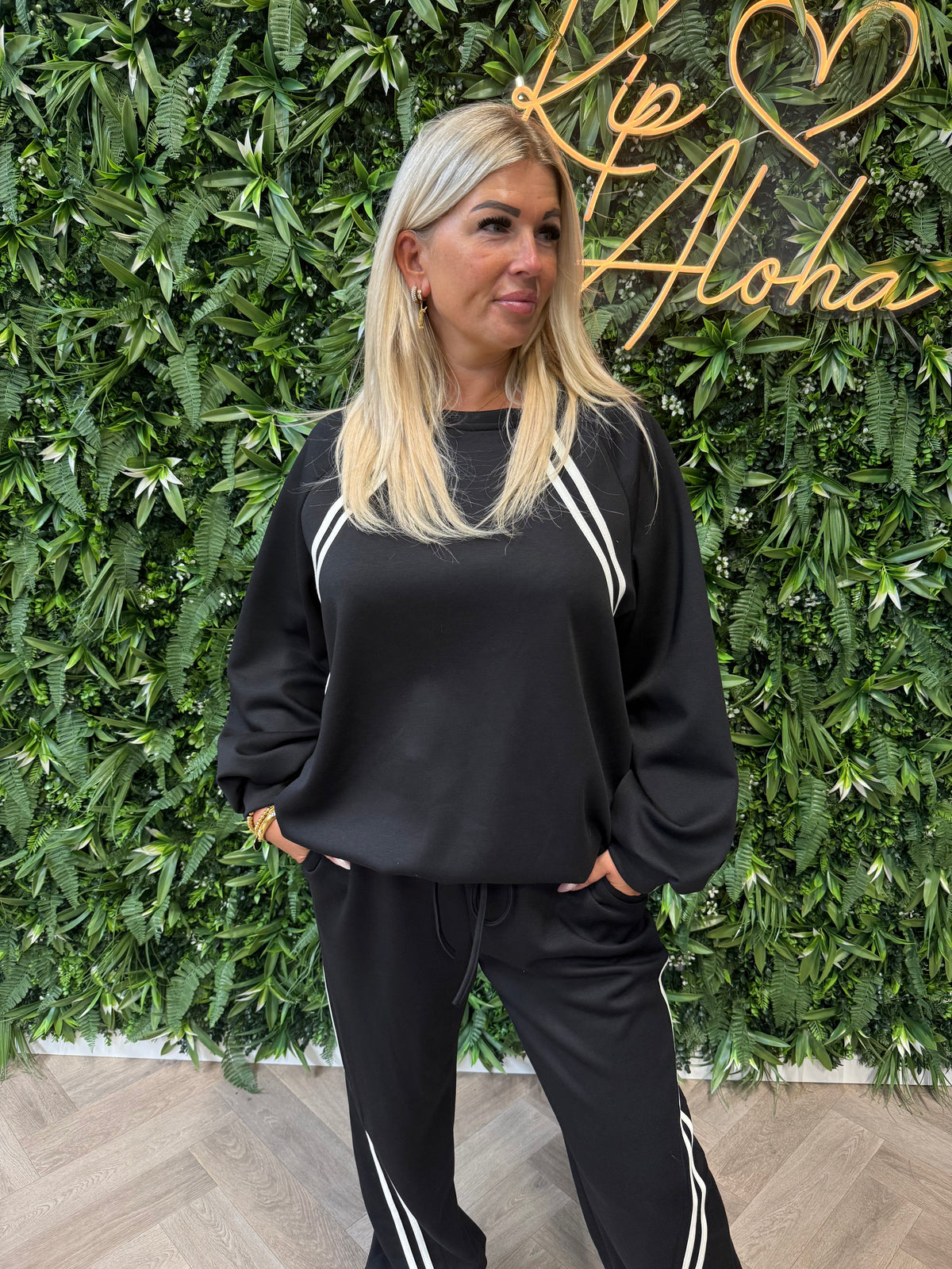Joggingspak elastieken onderkant met bies zwart