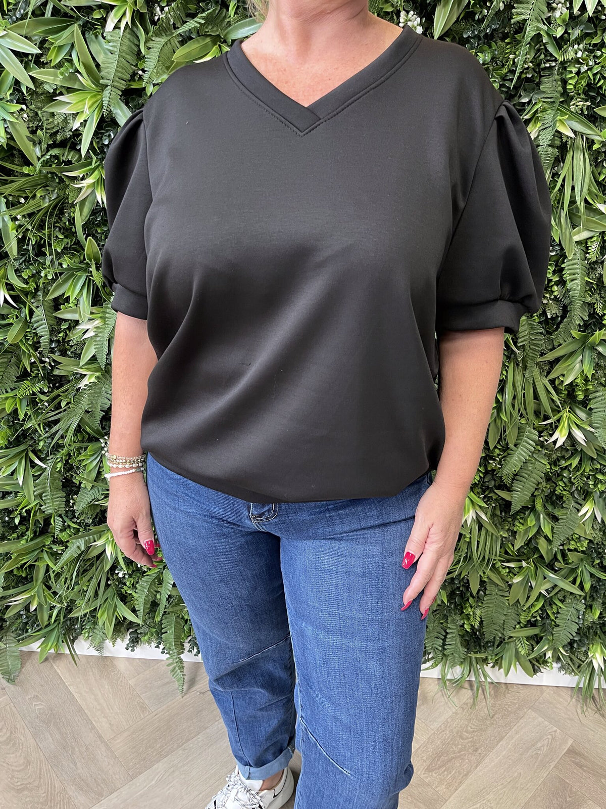 Sweater v-hals korte pofmouwen zwart