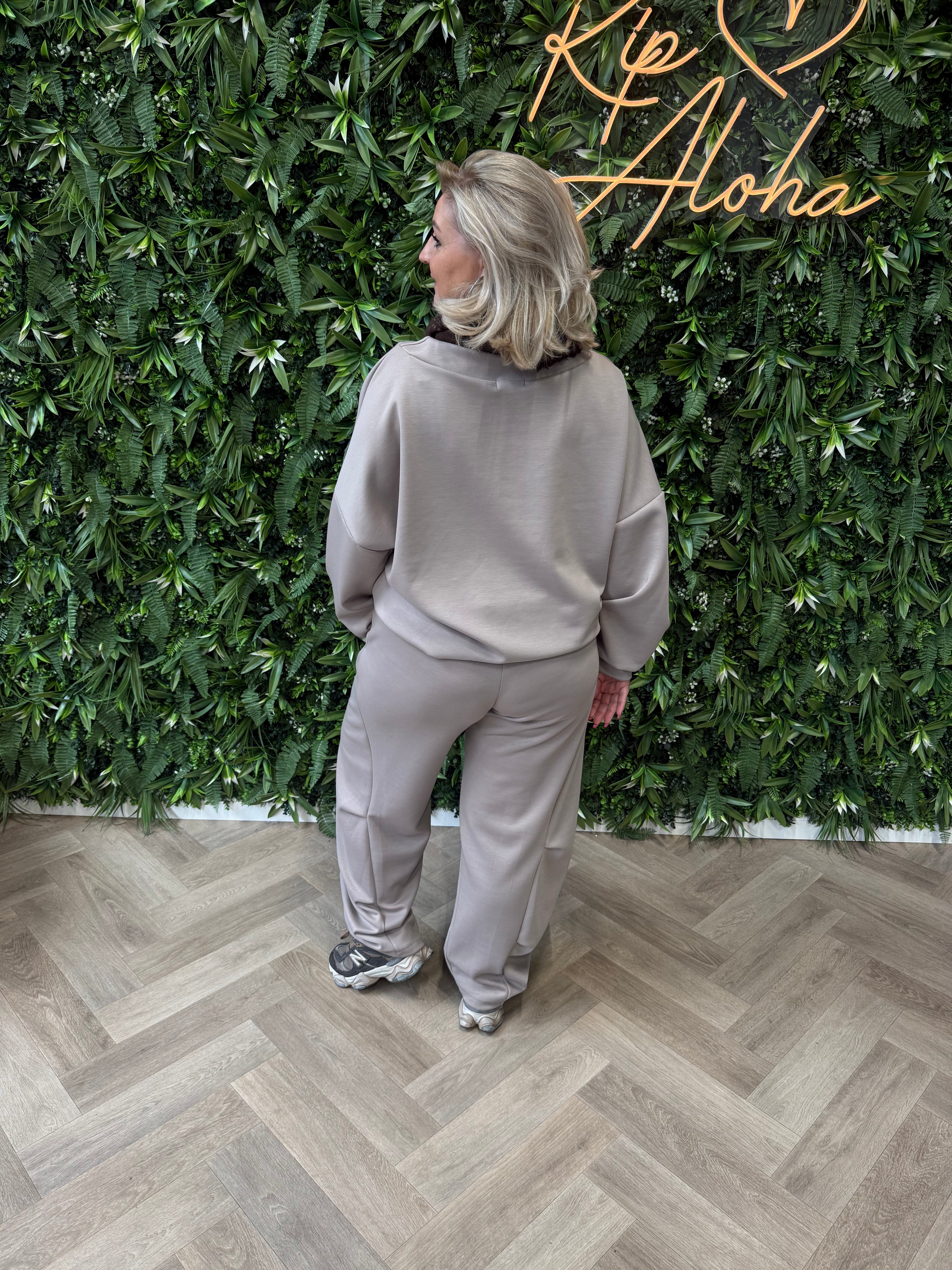Joggingspak met brede hals uni taupe