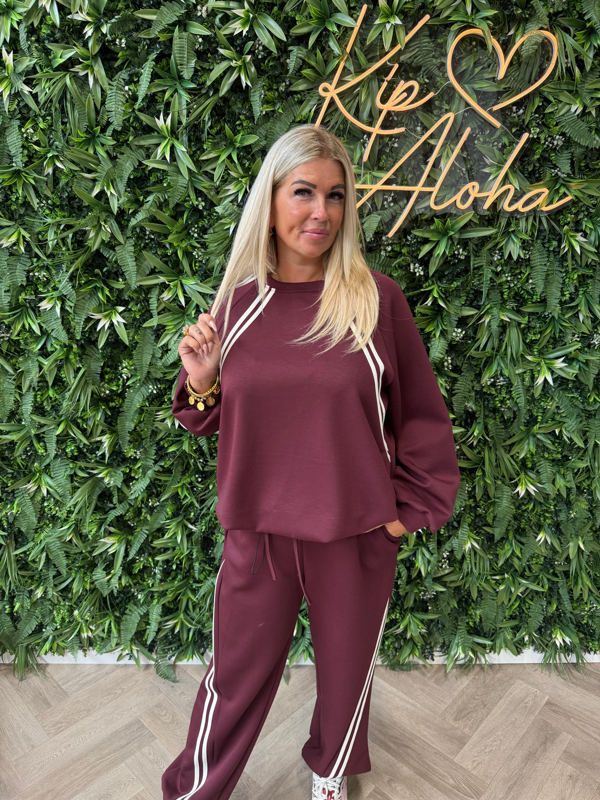 Joggingspak elastieken onderkant met bies bordeaux