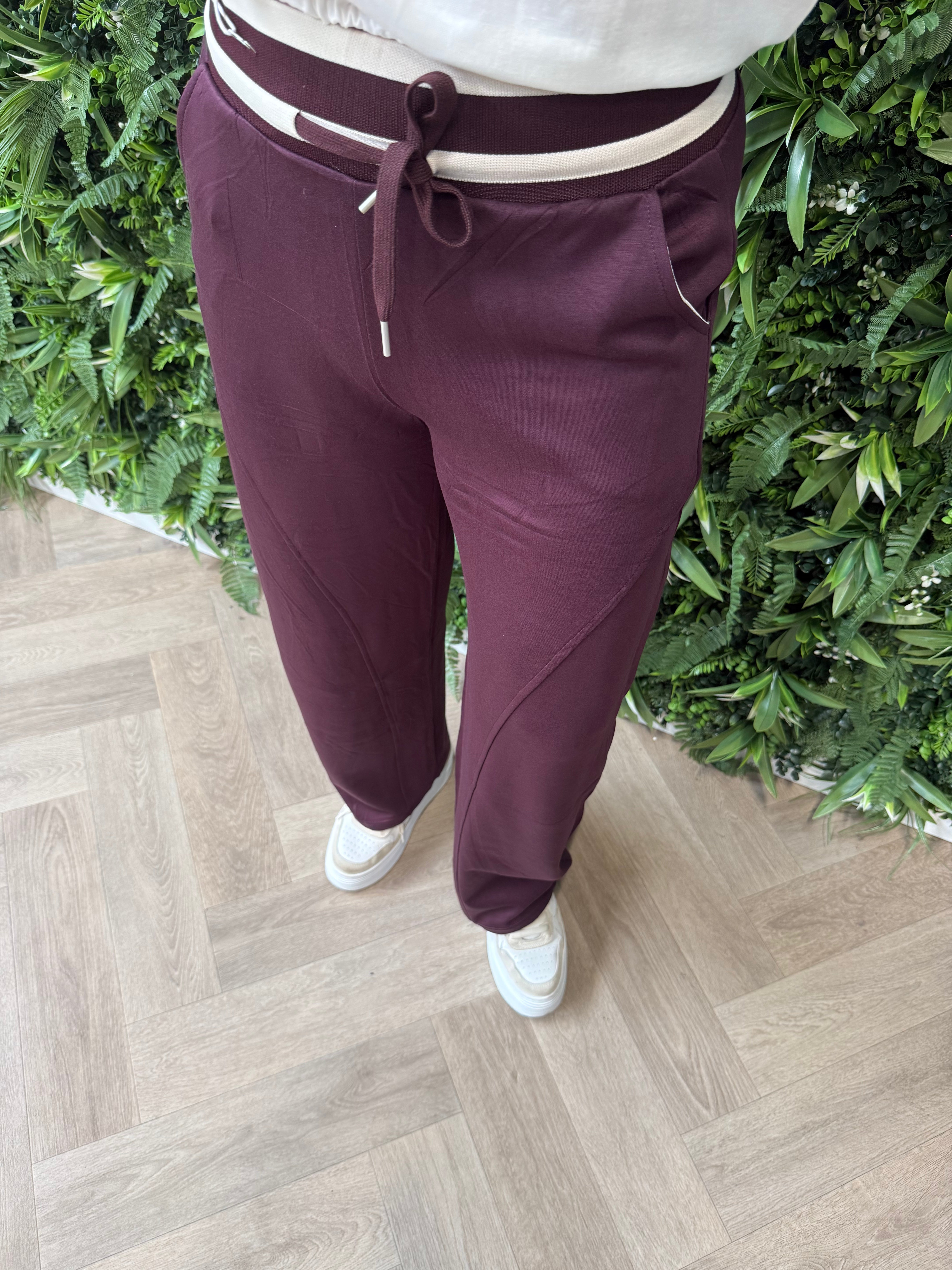 Broek wide leg met tailleband aubergine